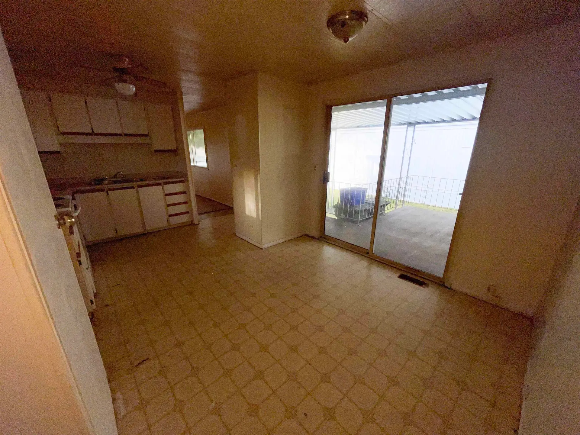 #53 7790 King George Boulevard - Image 7