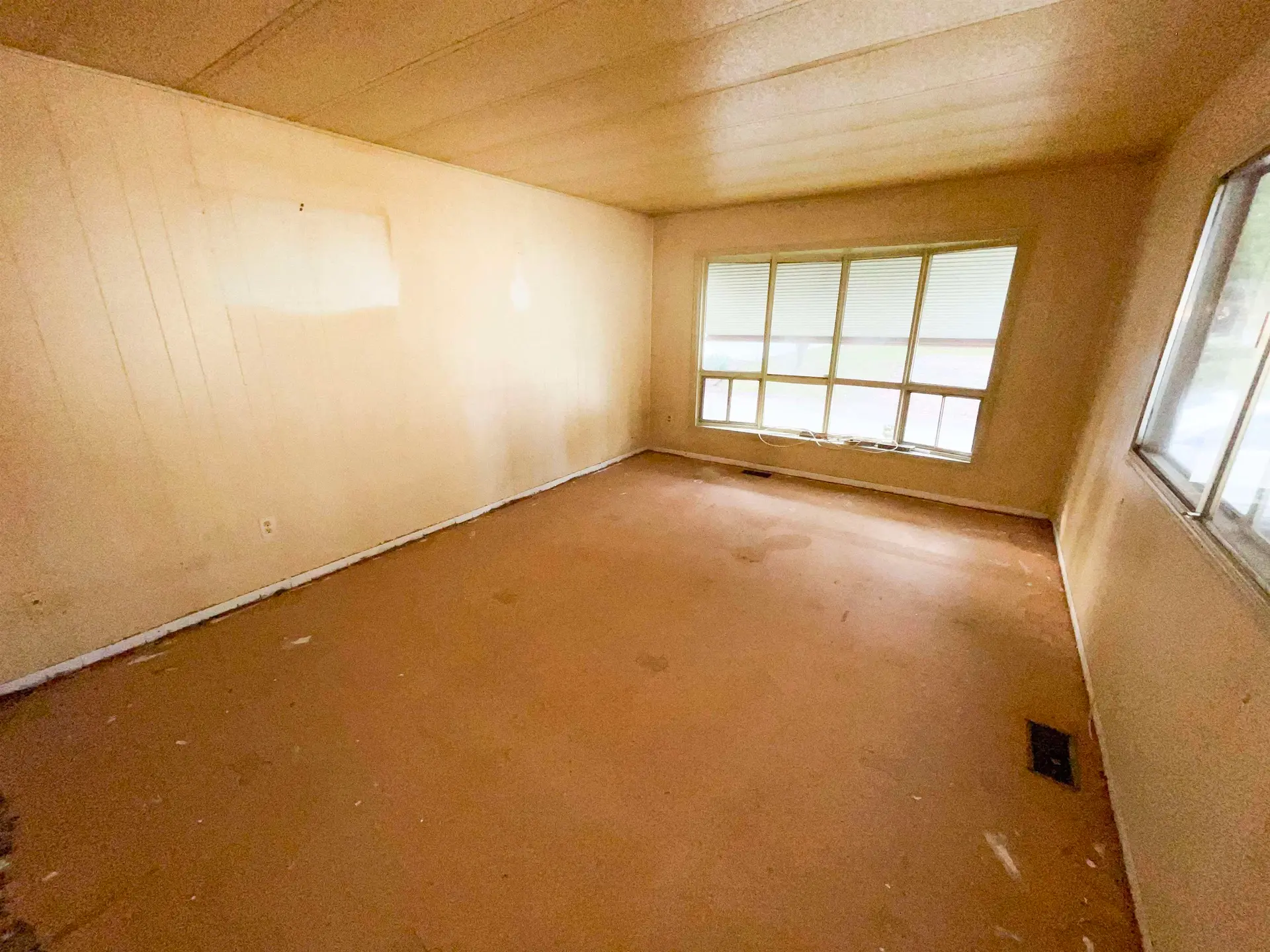 #53 7790 King George Boulevard - Image 9