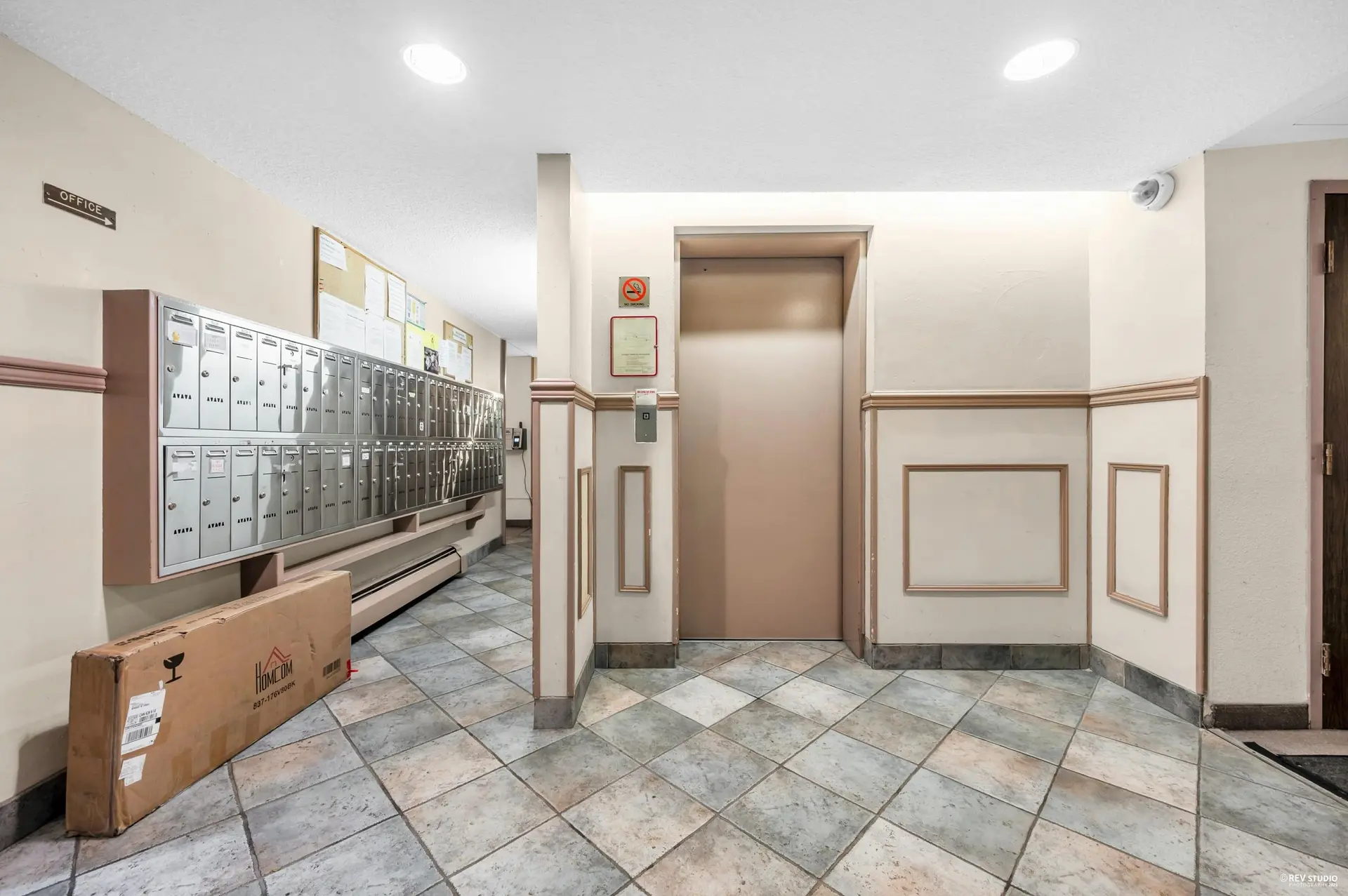 #208 1955 Woodway Place - Image 17
