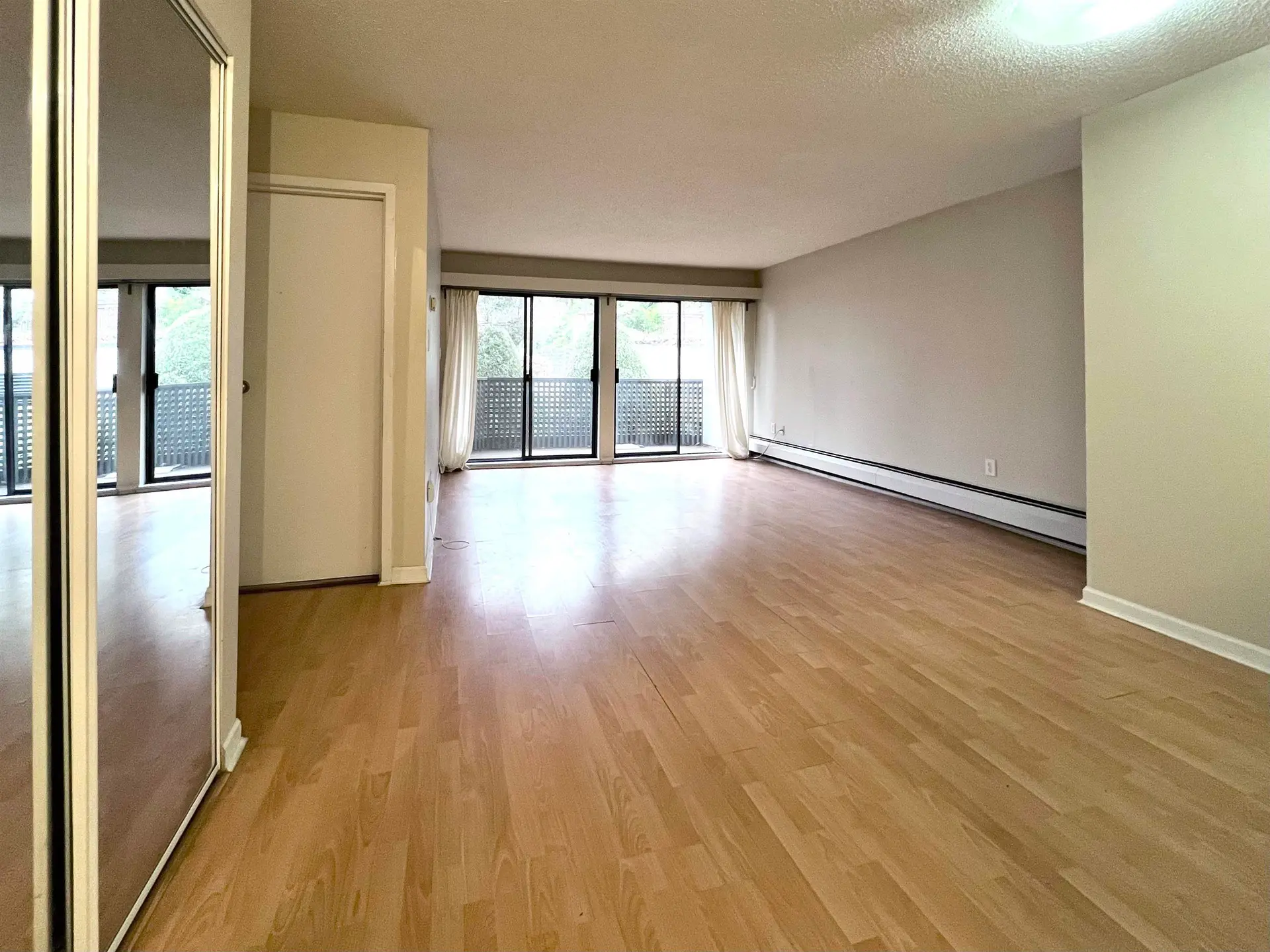 #208 1955 Woodway Place - Image 8