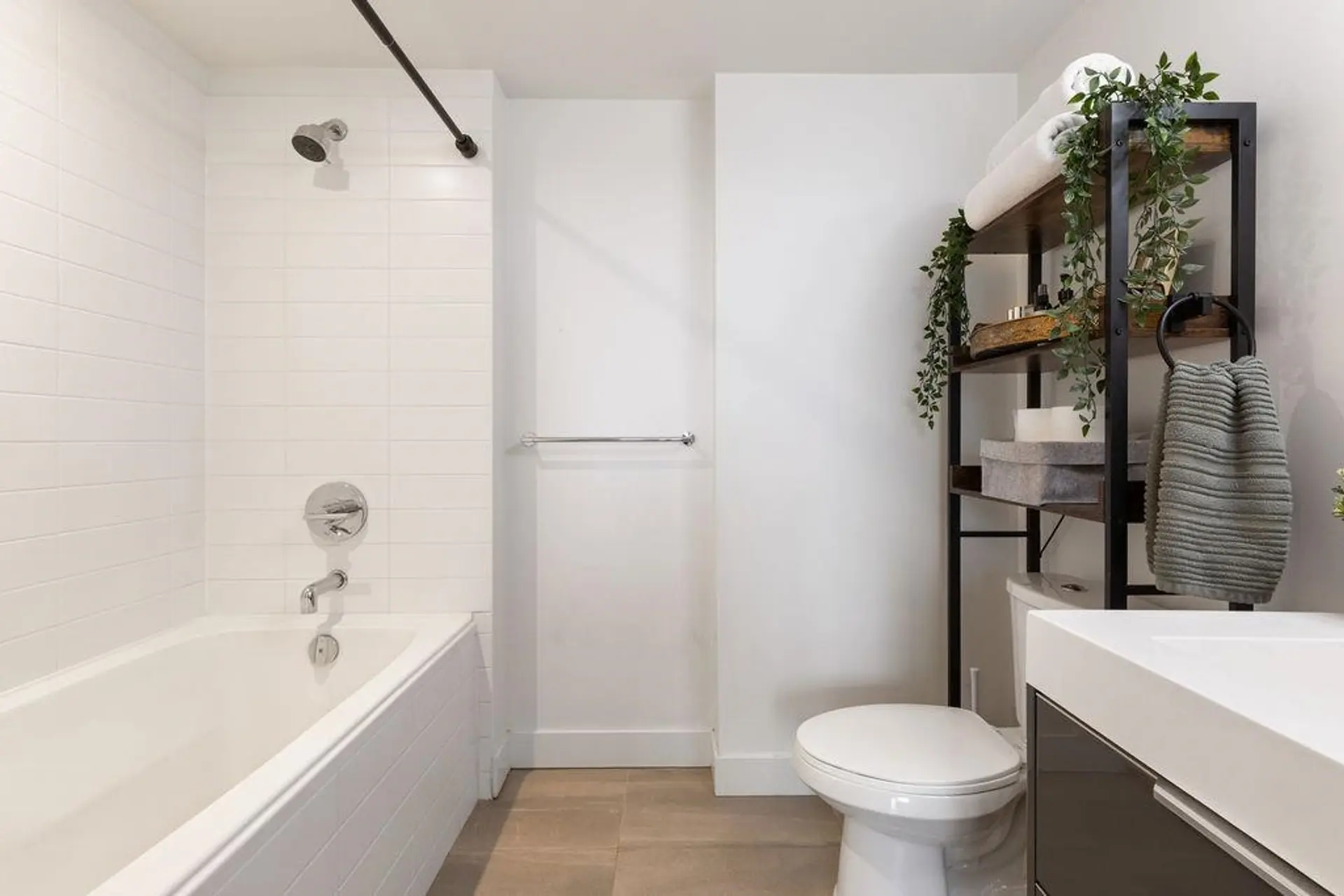#609 1325 Rolston Street - Image 13