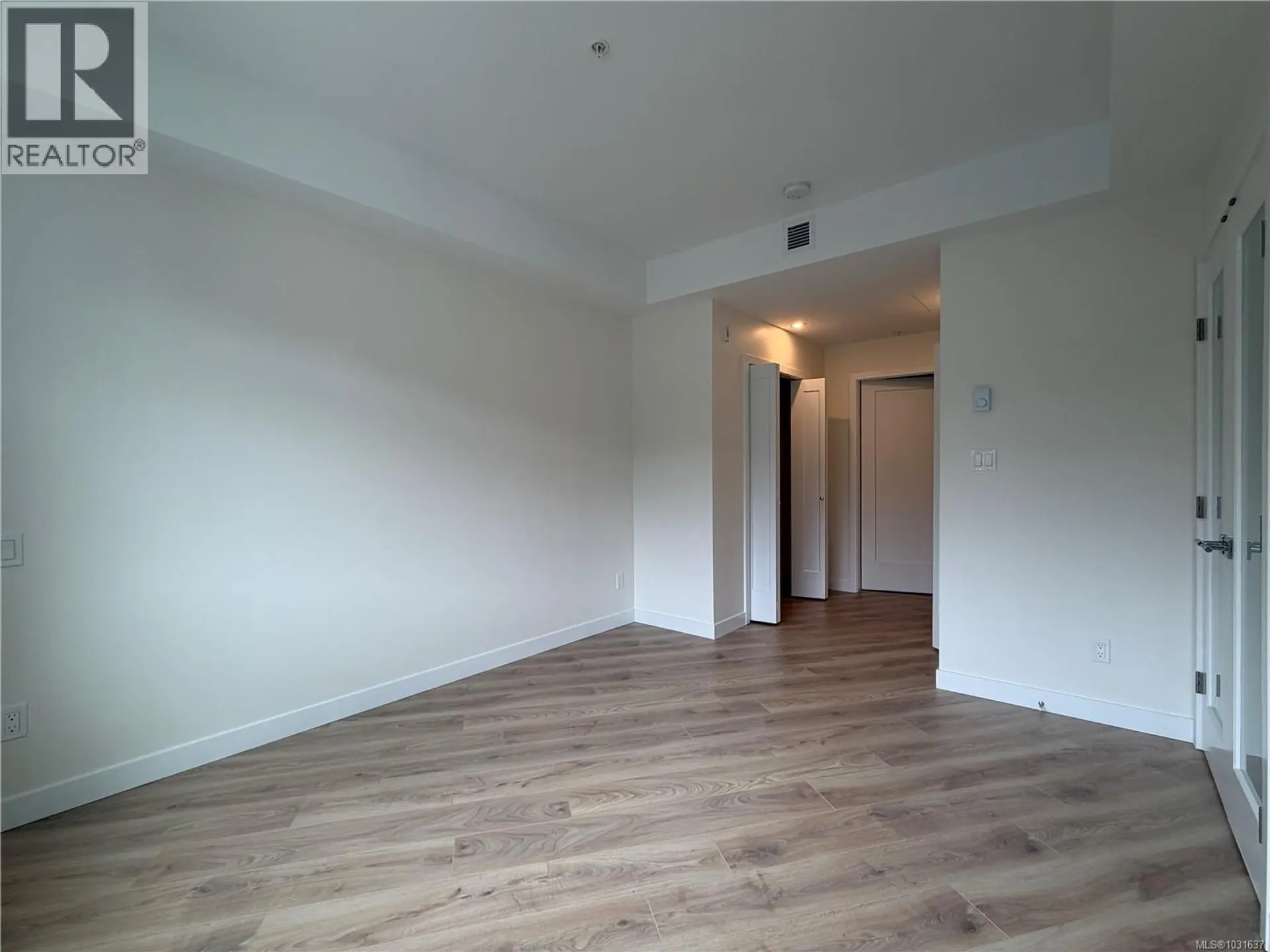 #401 2000 West Park Lane - Image 13