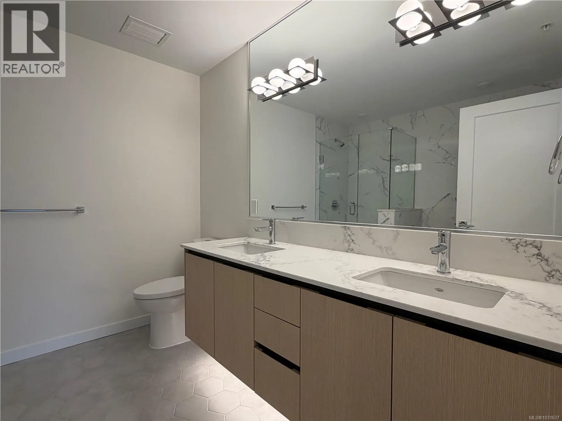#401 2000 West Park Lane - Image 19