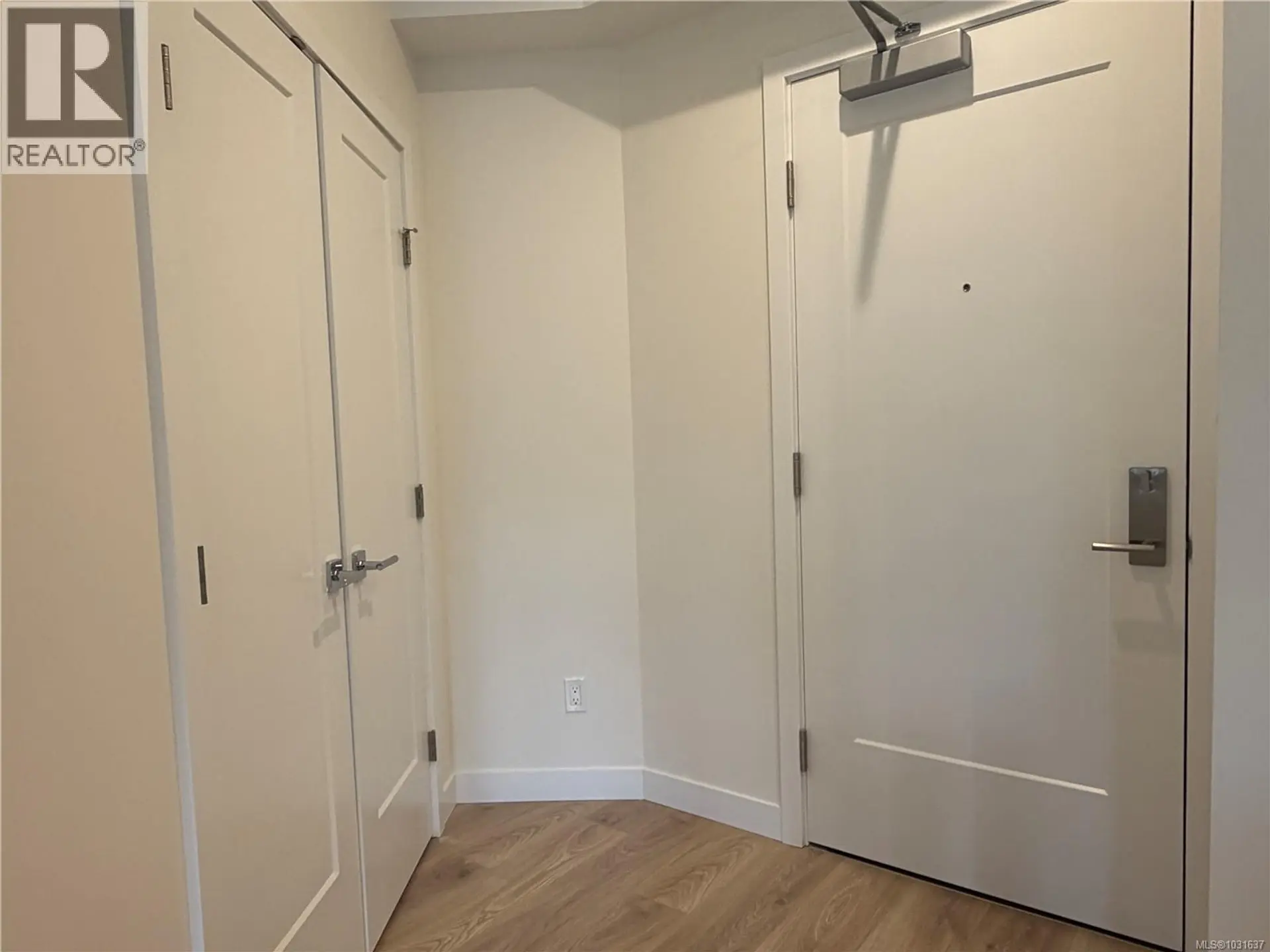 #401 2000 West Park Lane - Image 2