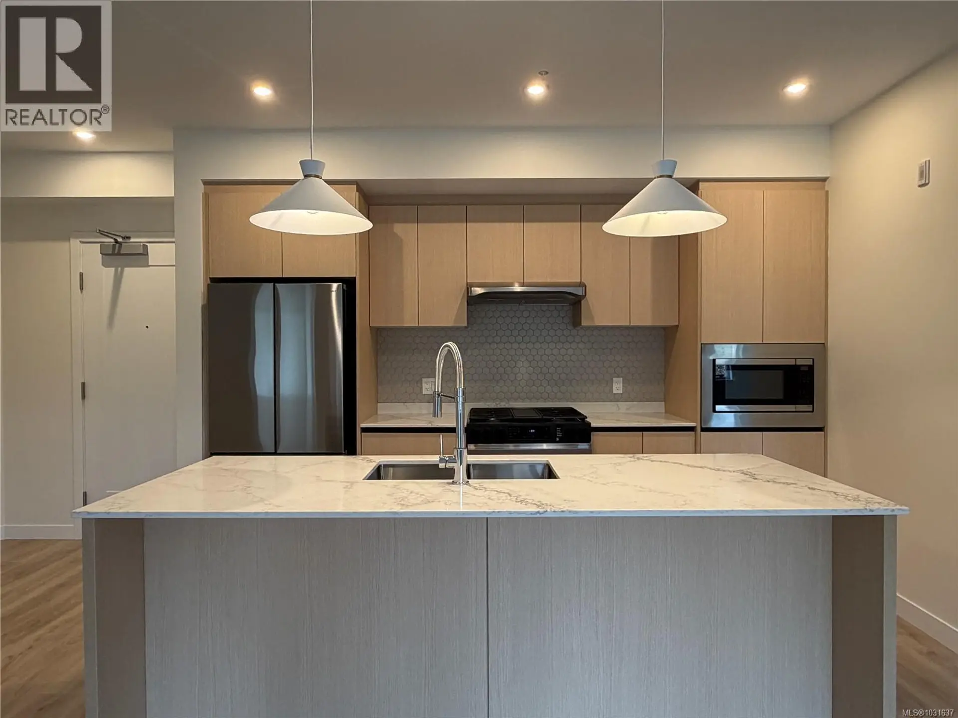 #401 2000 West Park Lane - Image 4