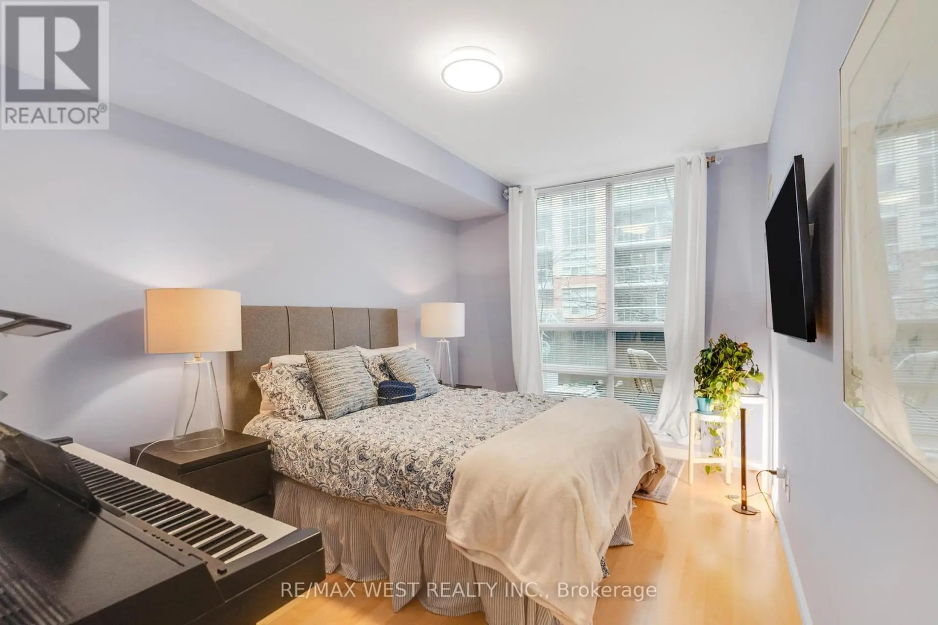 #202 18 STAFFORD STREET - Image 5