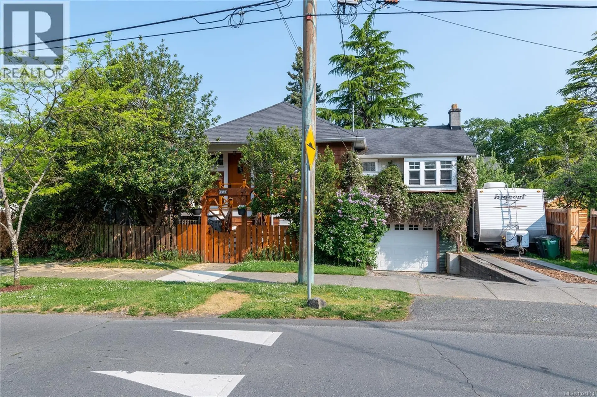 Property at 938 Ambassador Ave, Saanich, BC