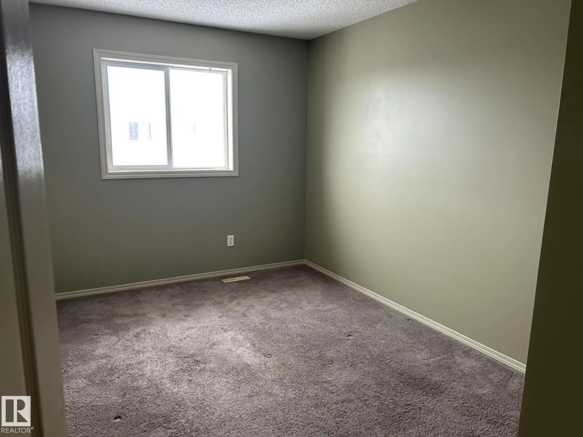 #112 4350 23 ST NW - Image 11