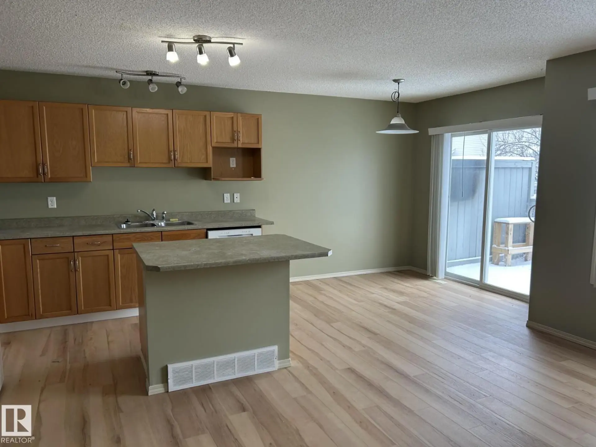 #112 4350 23 ST NW - Image 3