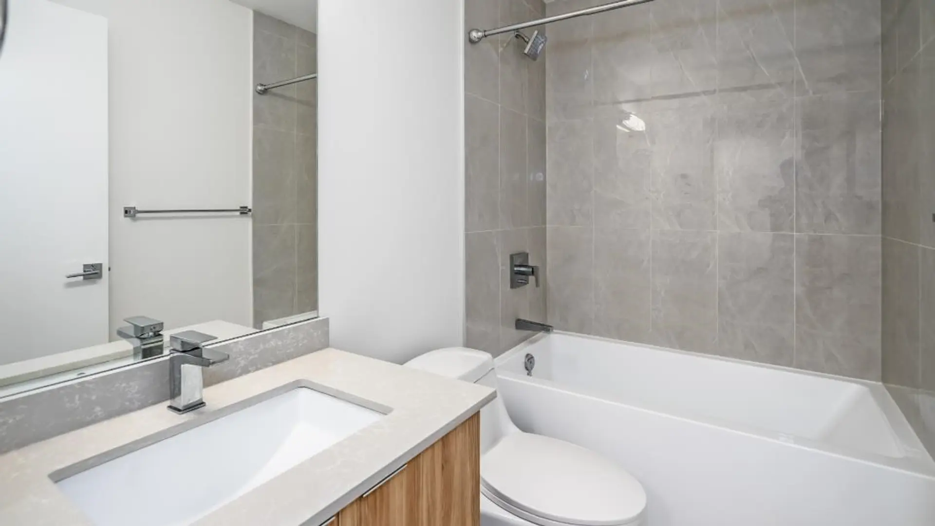 #401 11913 Burnett Street - Image 9