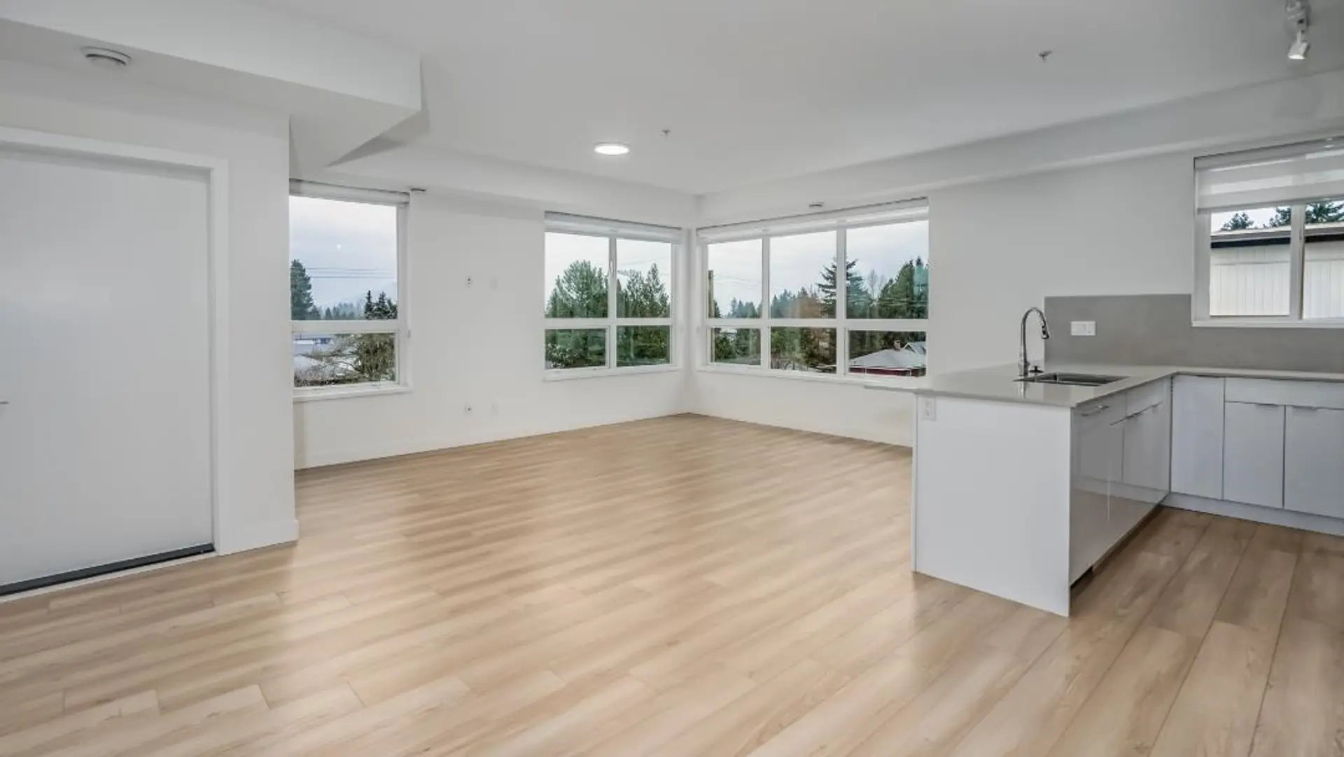 #401 11913 Burnett Street - Image 8