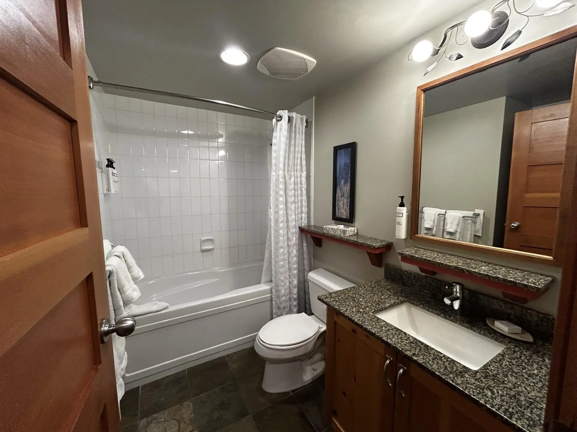 #228B 2036 London Lane - Image 13