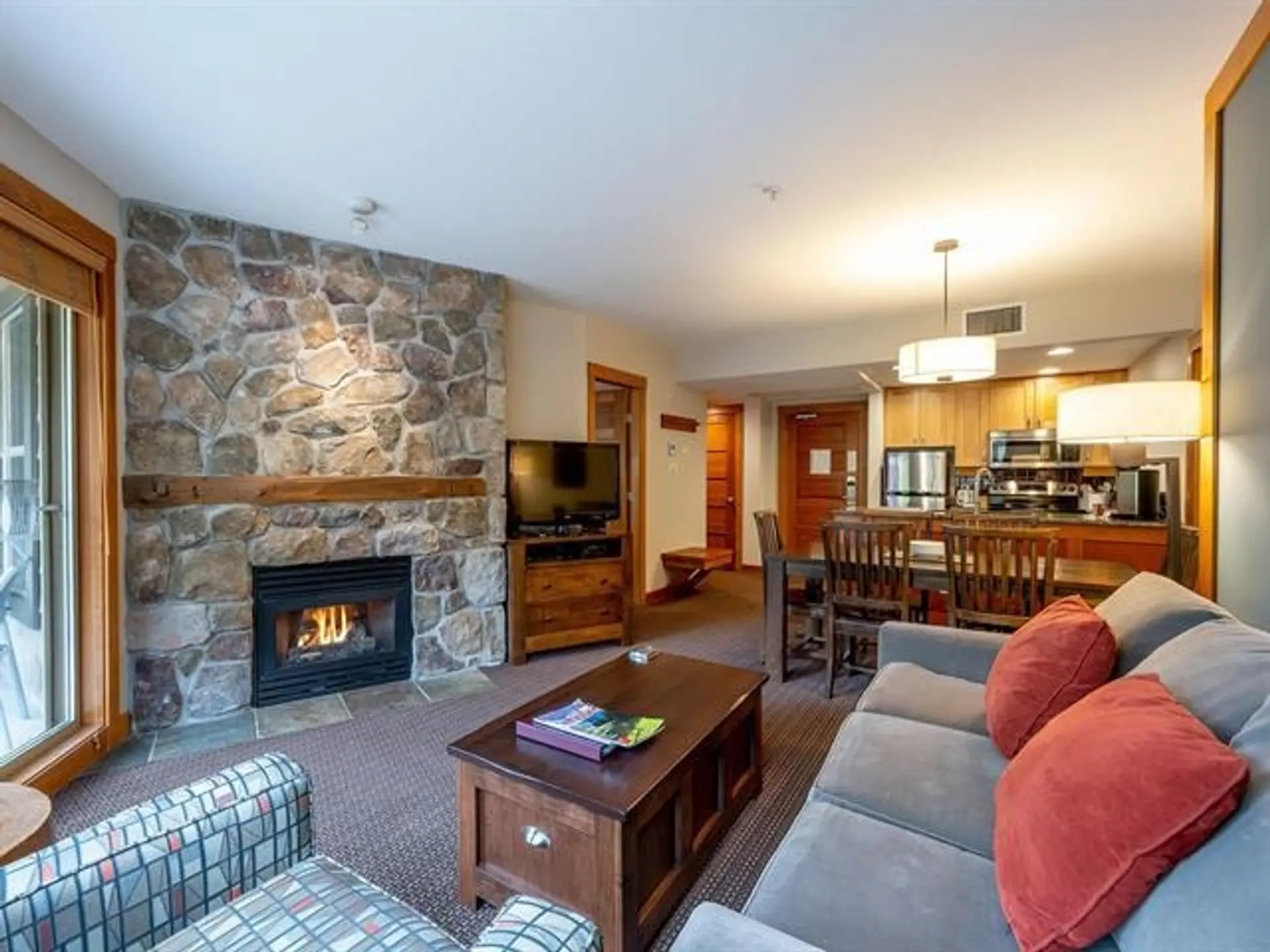 #228B 2036 London Lane - Image 3