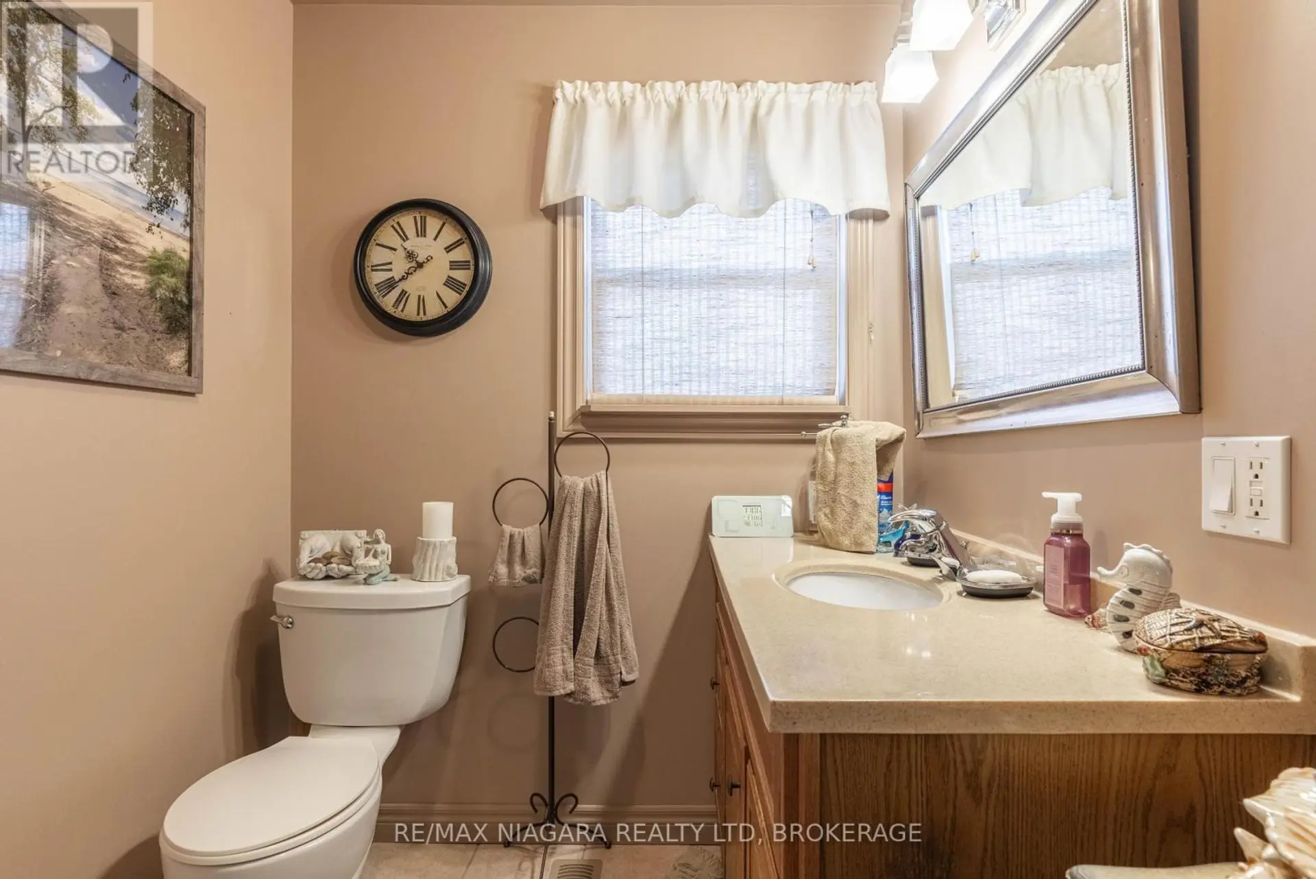 42 DOUGLAS STREET - Image 10