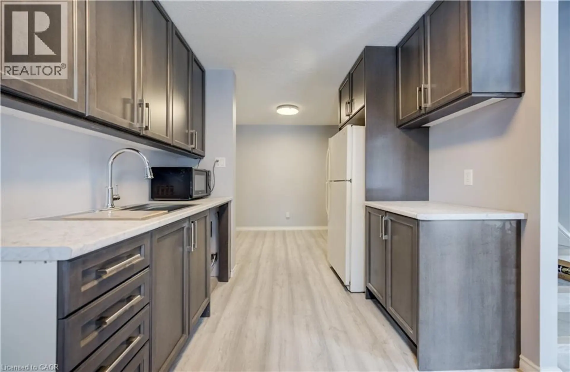 #18 249 CEDARBRAE AVENUE - Image 5