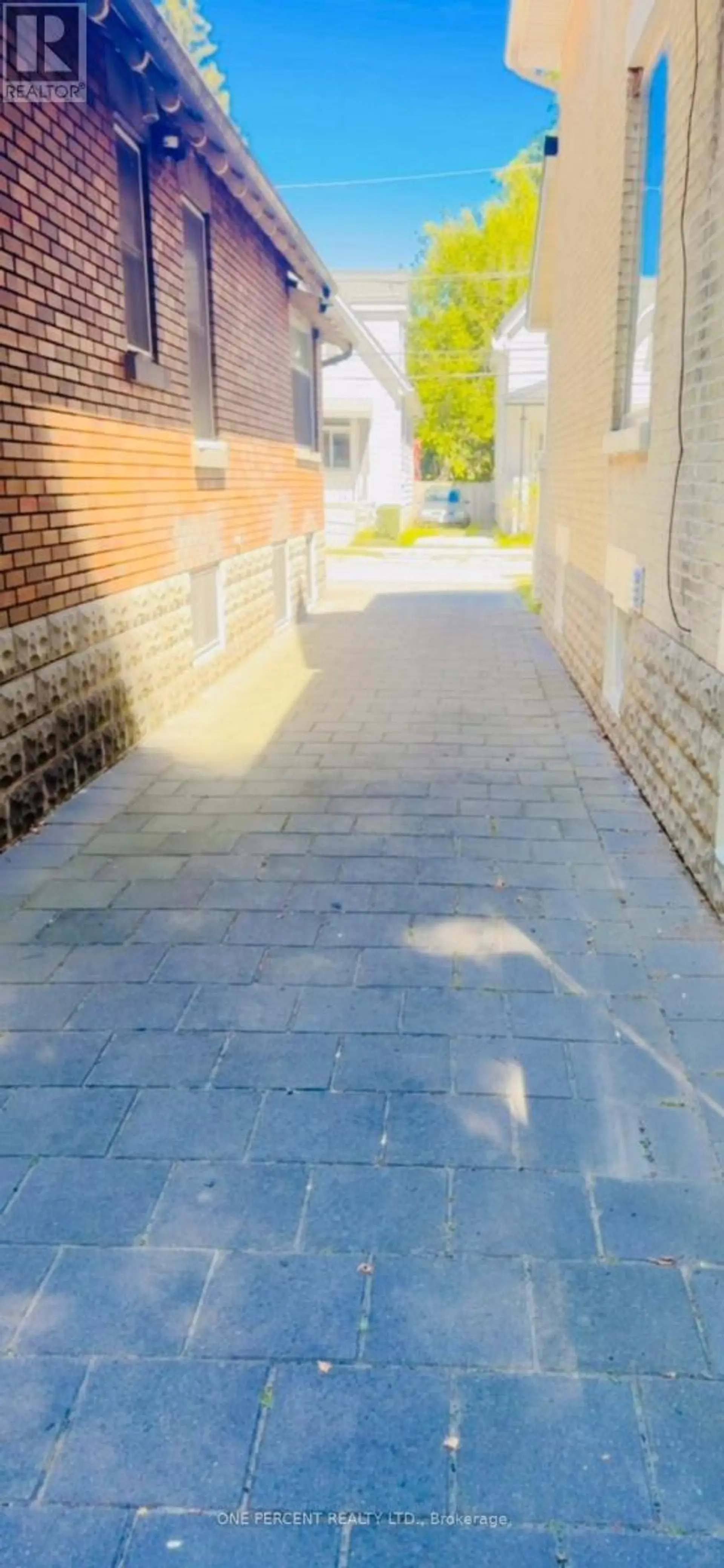 13 MOIR STREET - Image 3