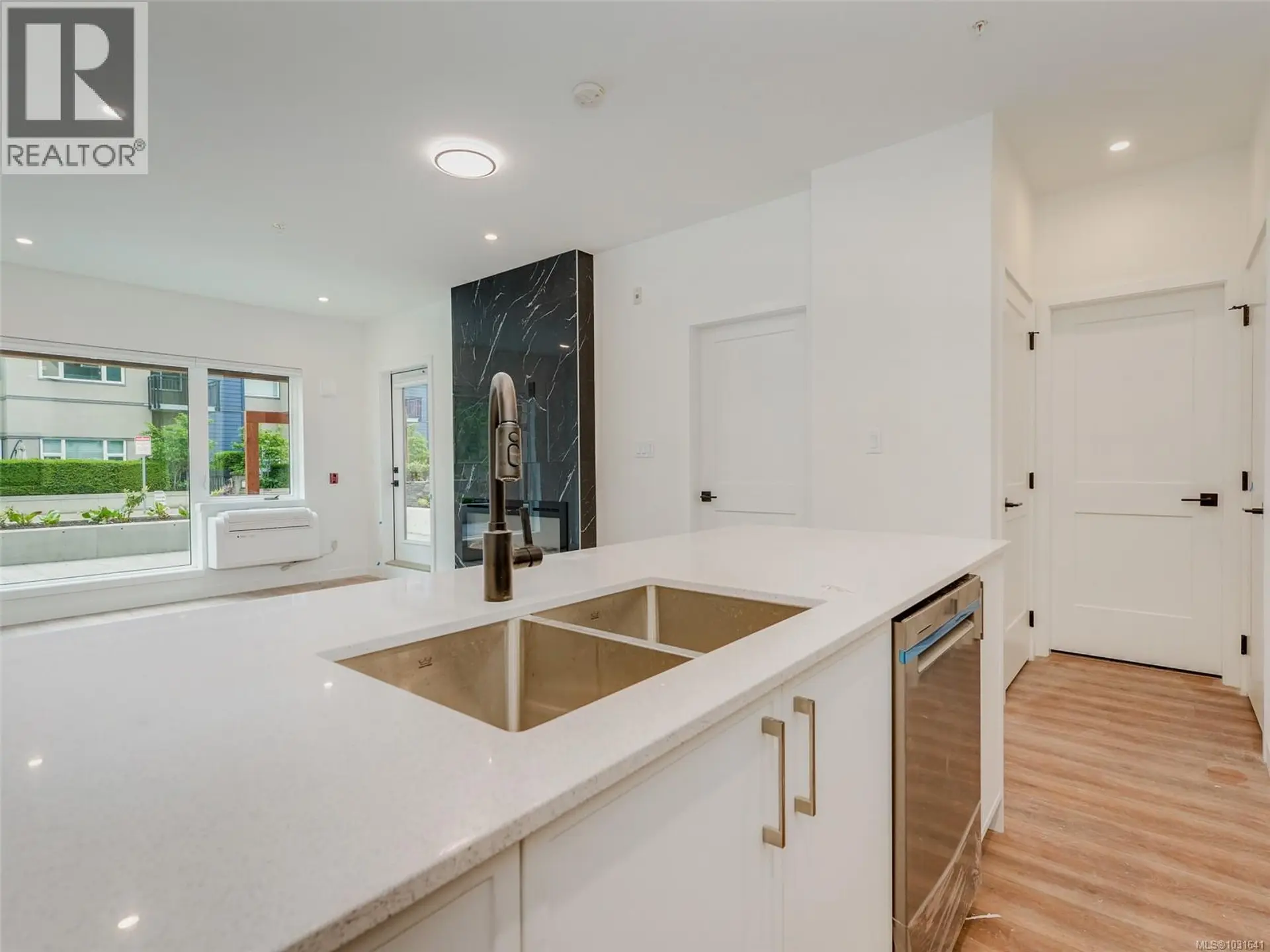#413 654 Granderson Rd - Image 8