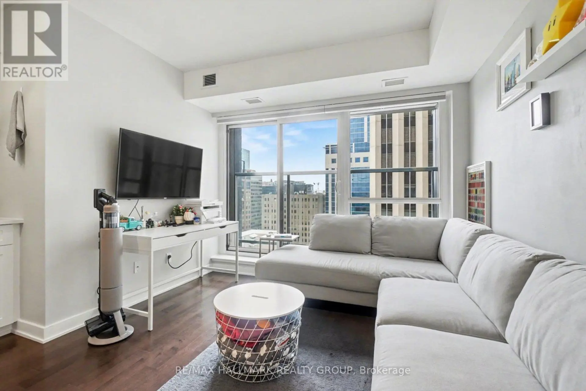 #1502 40 NEPEAN STREET - Image 6