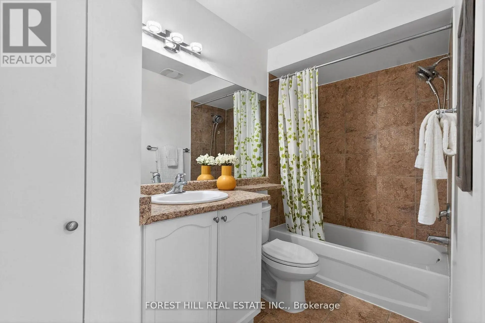 #17 8 BRIGHTON PLACE - Image 16