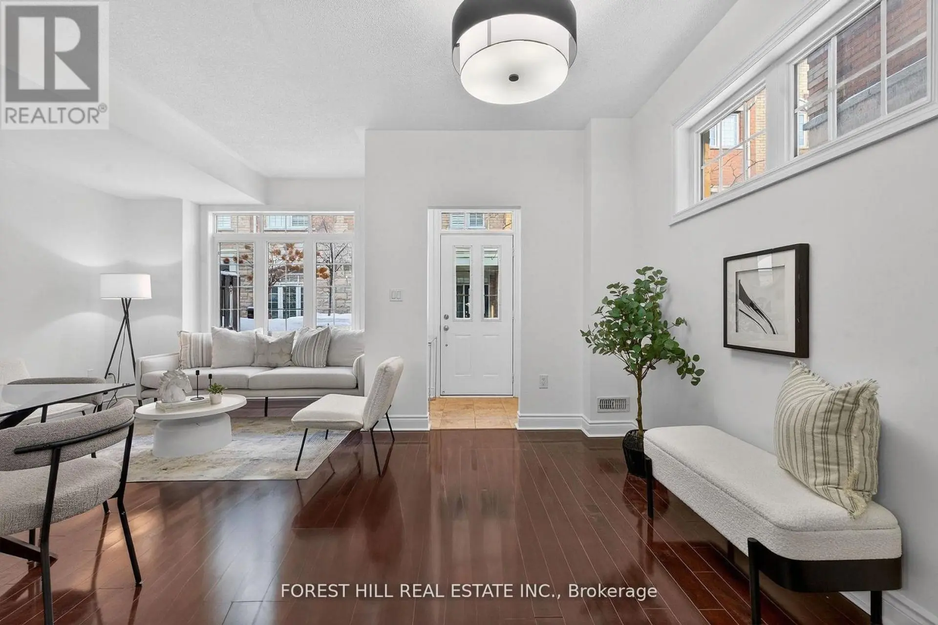 #17 8 BRIGHTON PLACE - Image 4