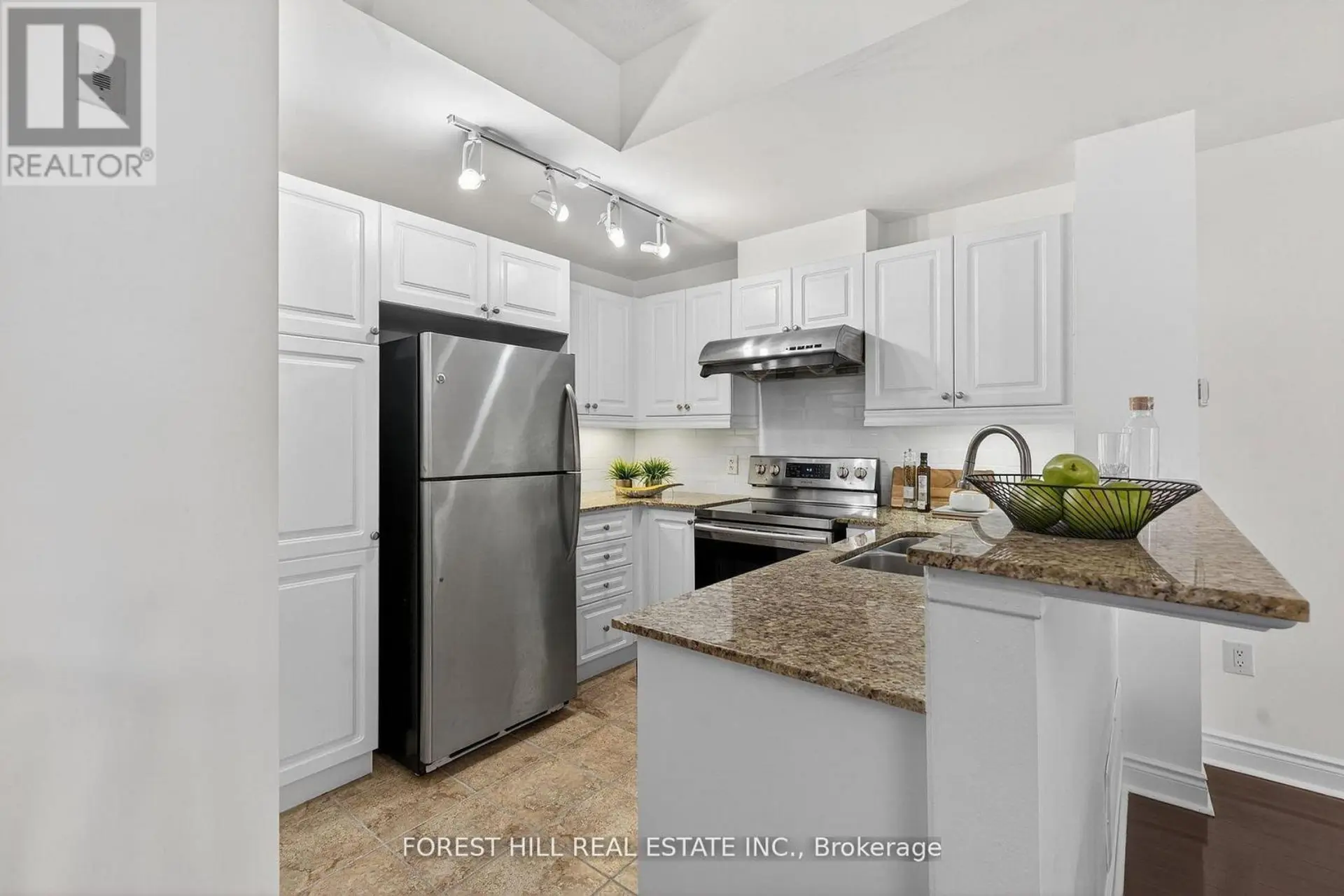 #17 8 BRIGHTON PLACE - Image 9