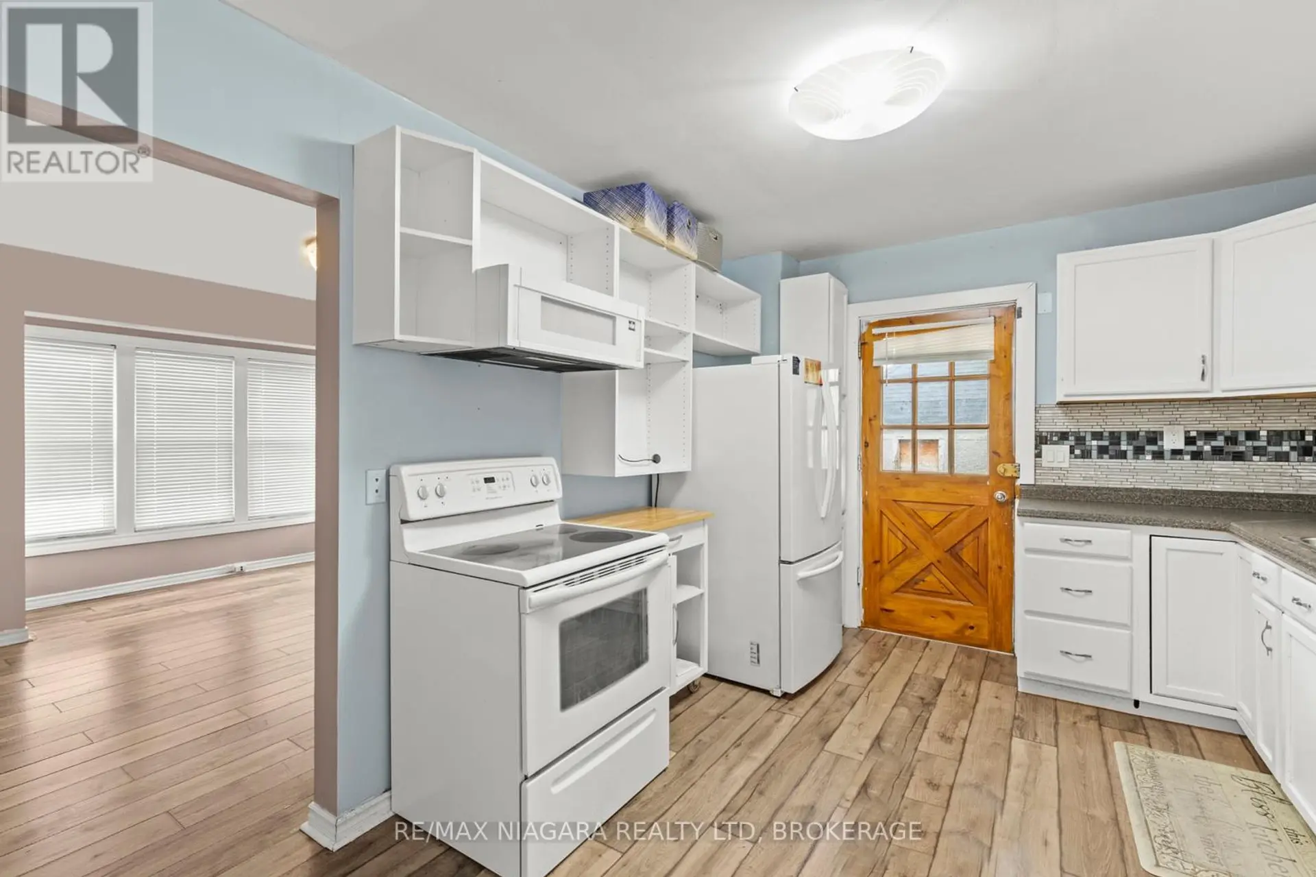 32 PAGE STREET - Image 12