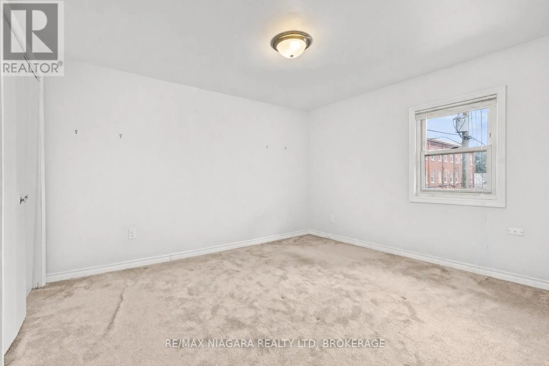 32 PAGE STREET - Image 14