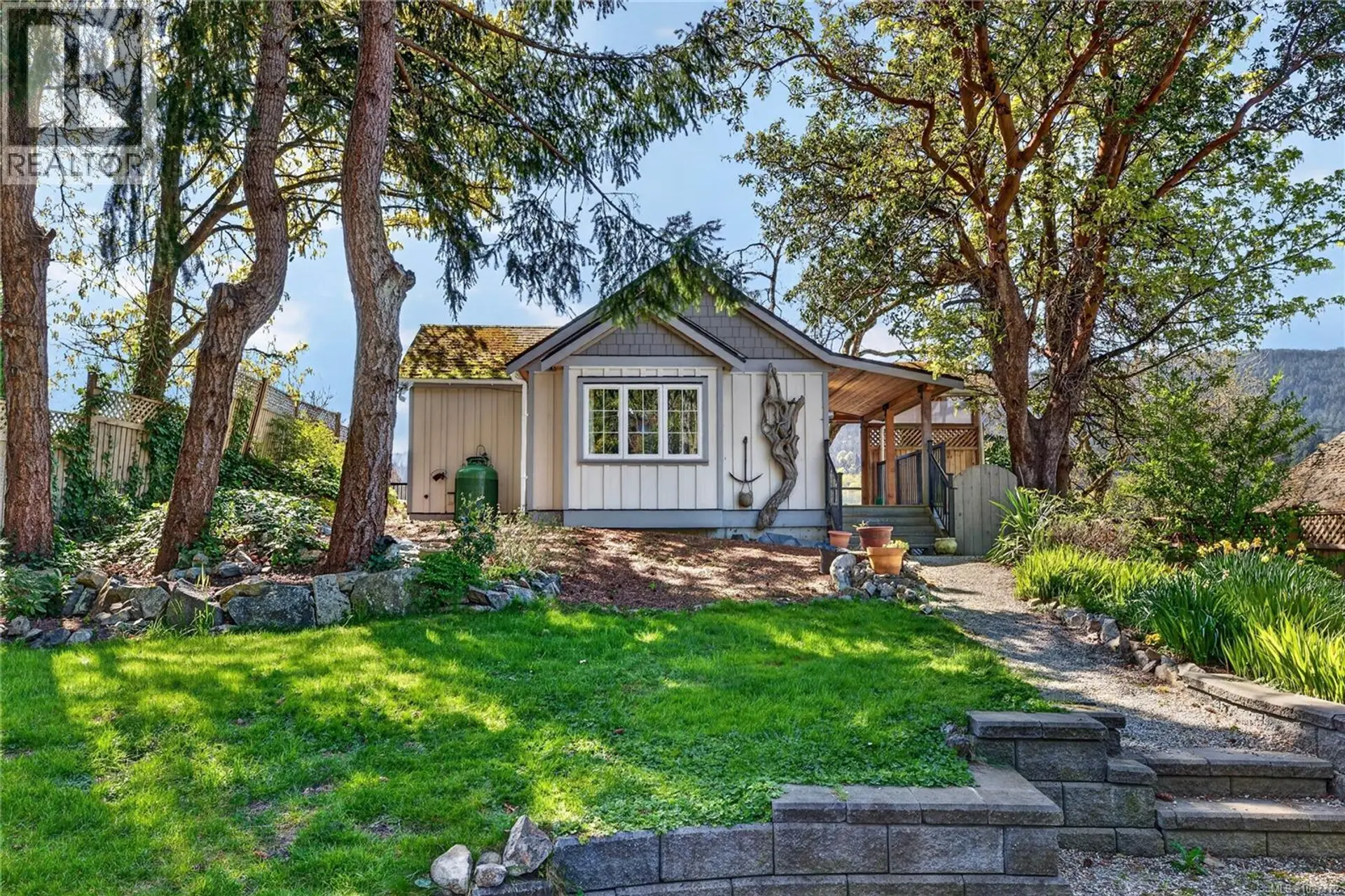 Property at 117 Morningside Rd, Salt Spring, BC