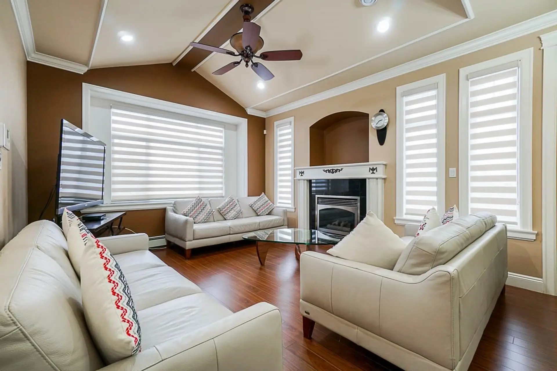 15588 92 Avenue - Image 3