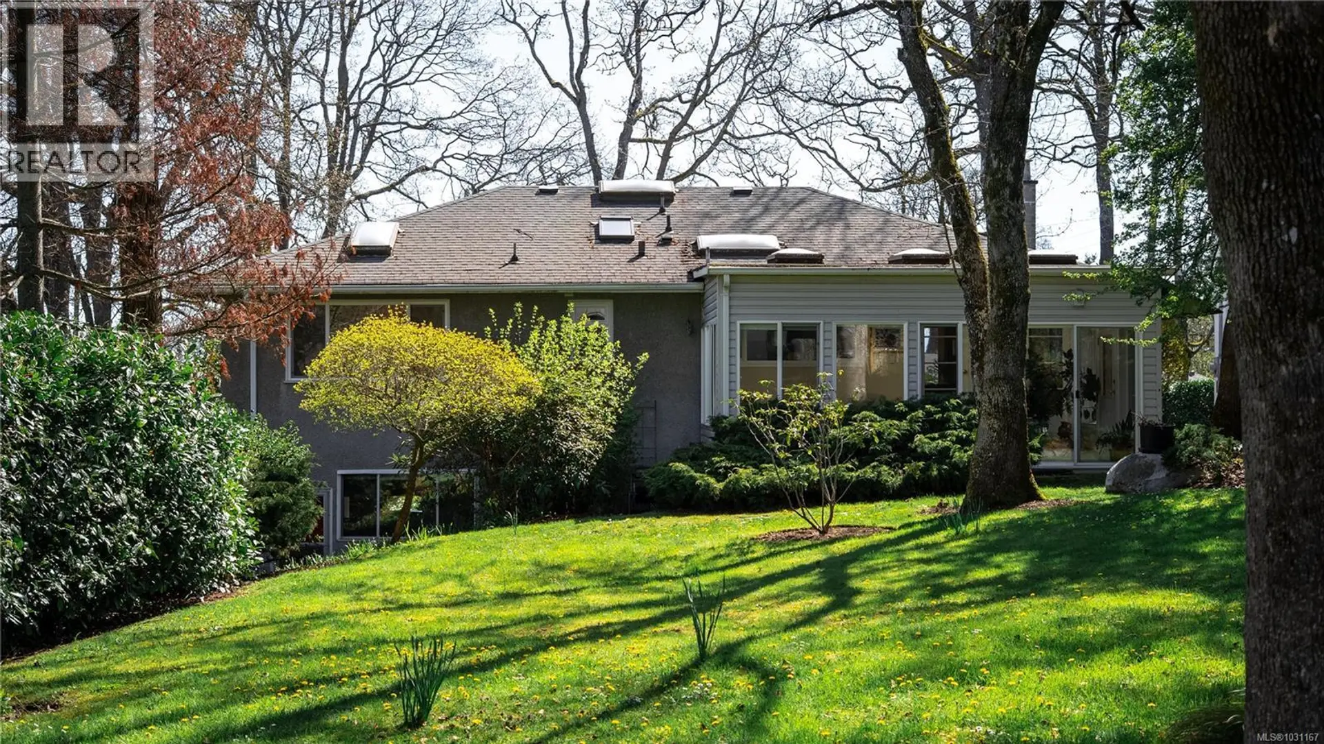 Property at 1610 Sonria Pl, Saanich, BC