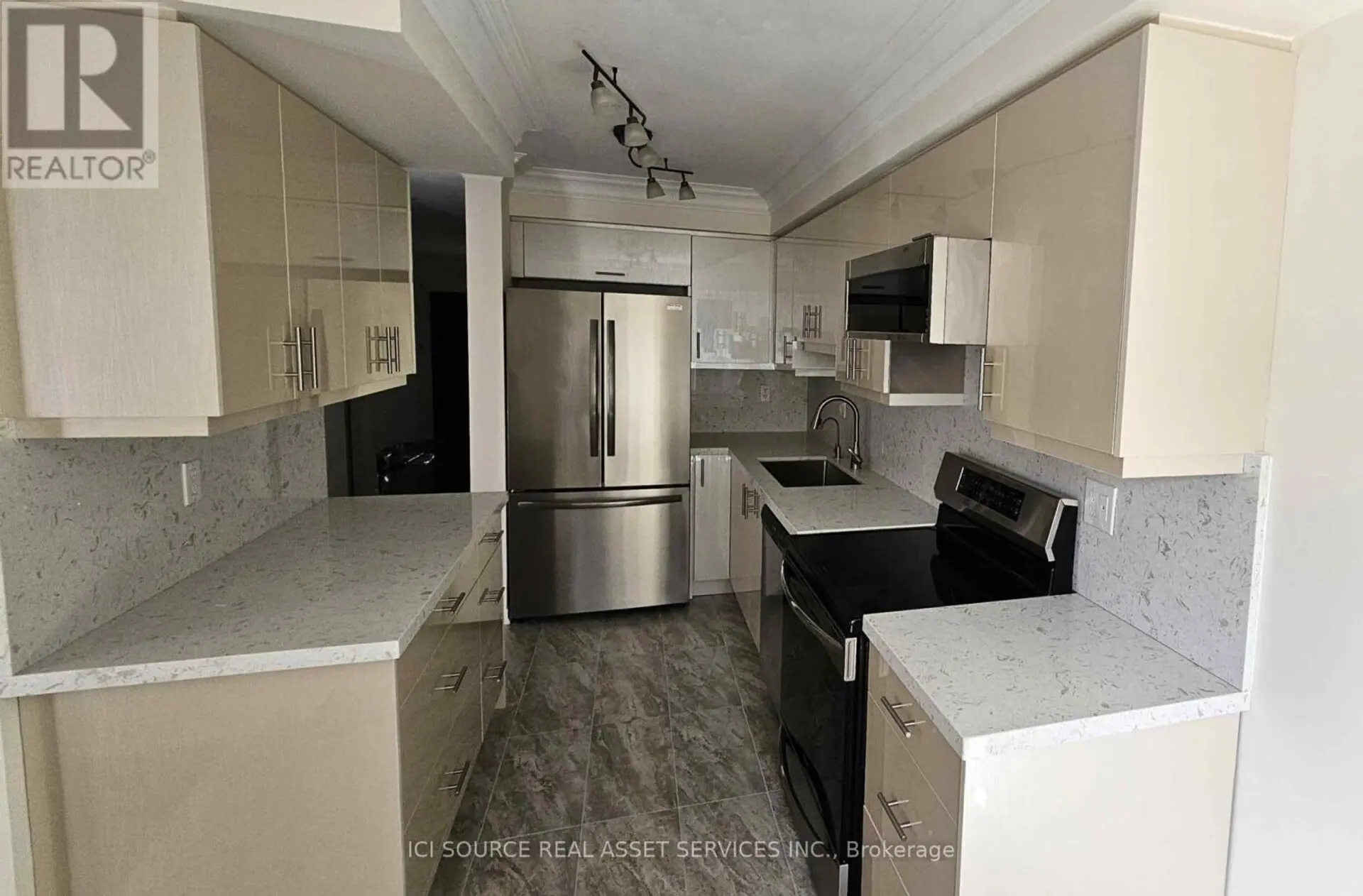 11 LEVELLANDS CRESCENT - Image 2