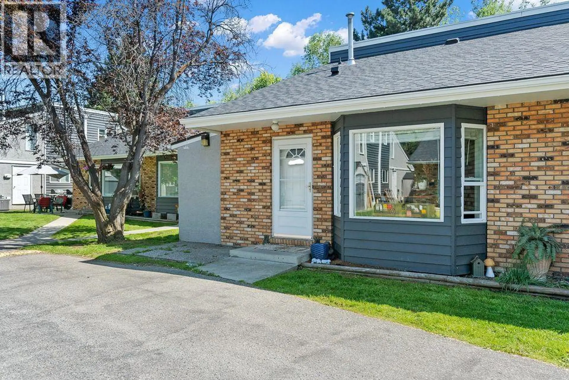 Property at #304 3155 Gordon Drive, Kelowna, BC