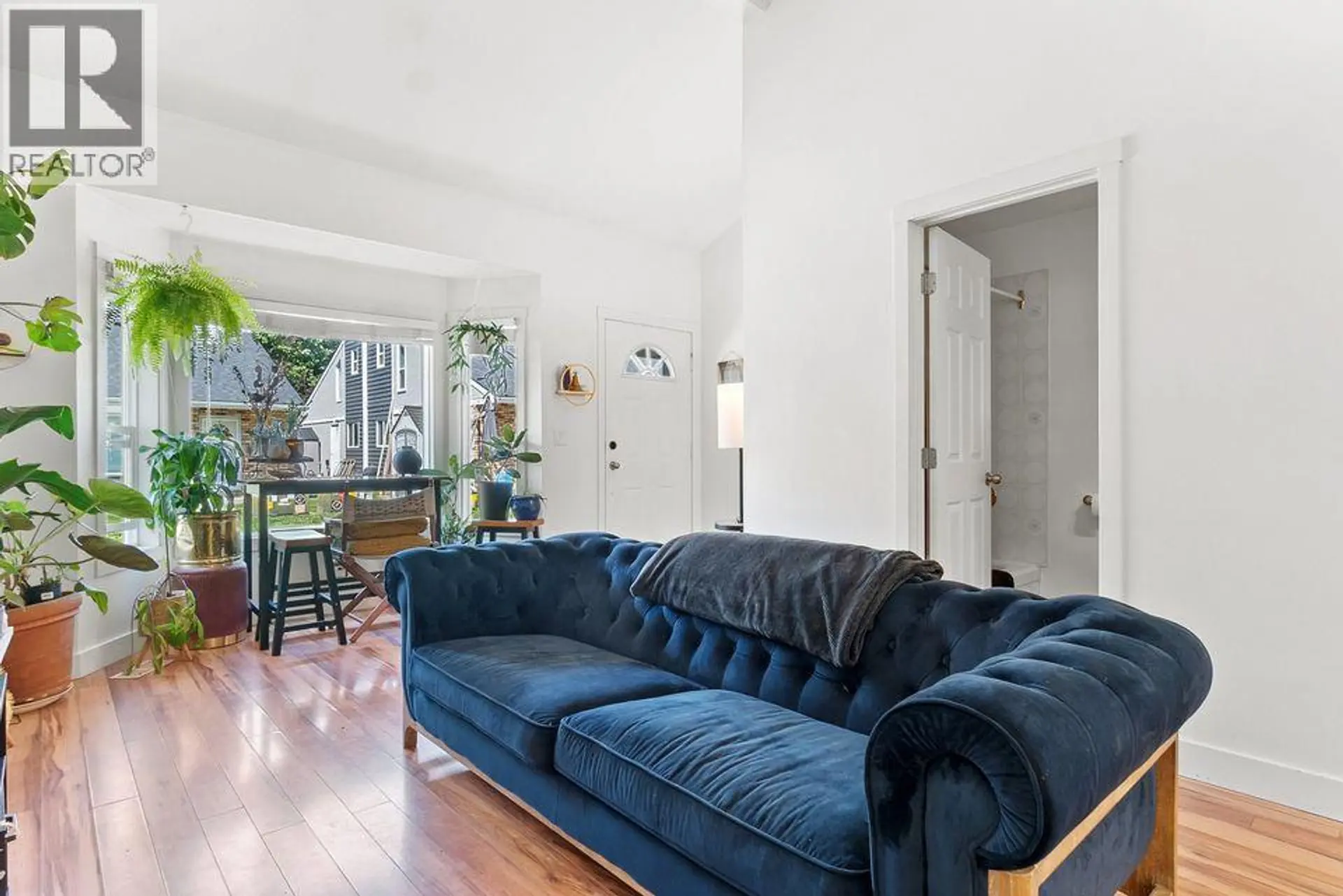 #304 3155 Gordon Drive - Image 2
