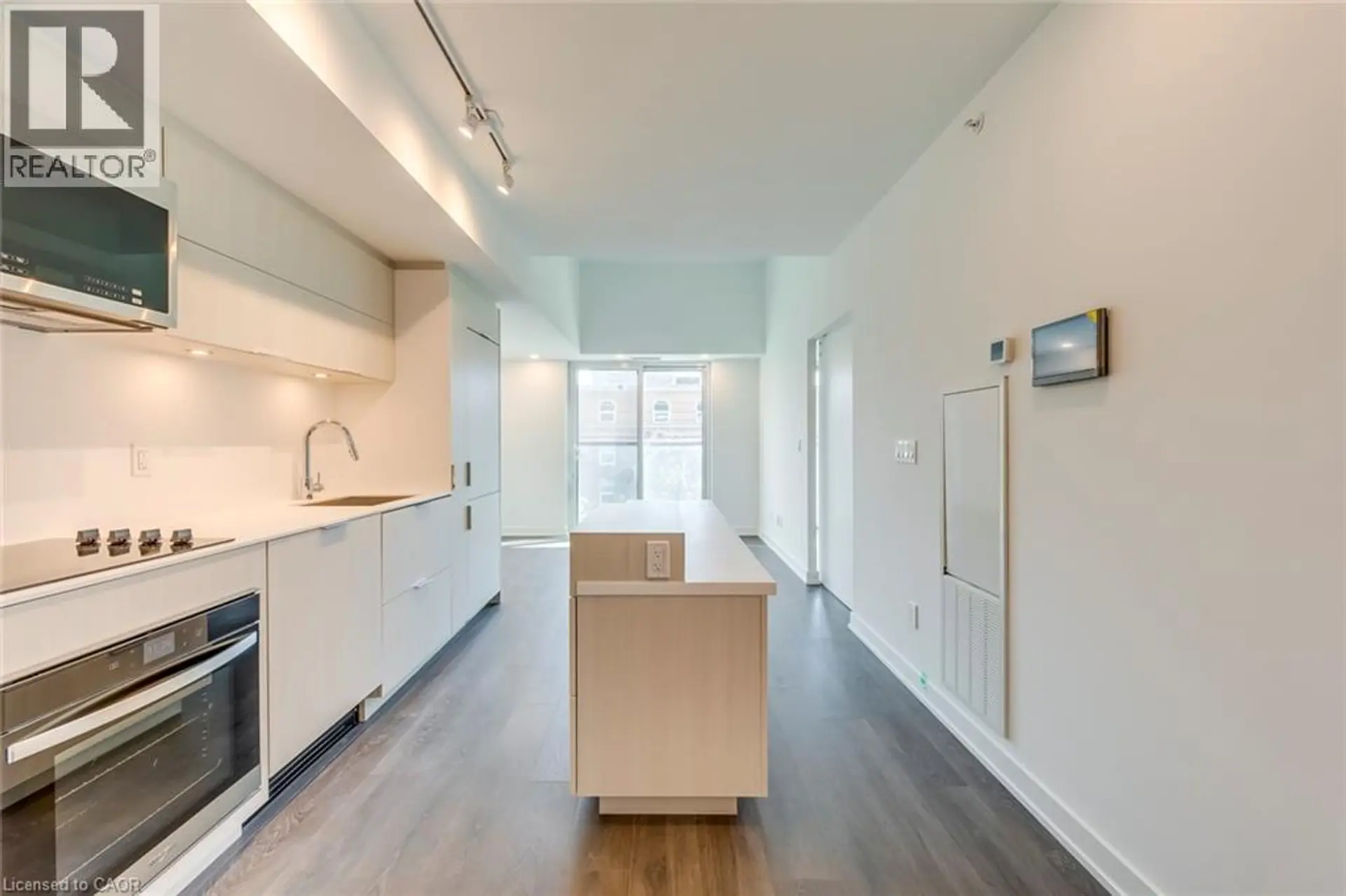 #303 370 MARTHA STREET - Image 3