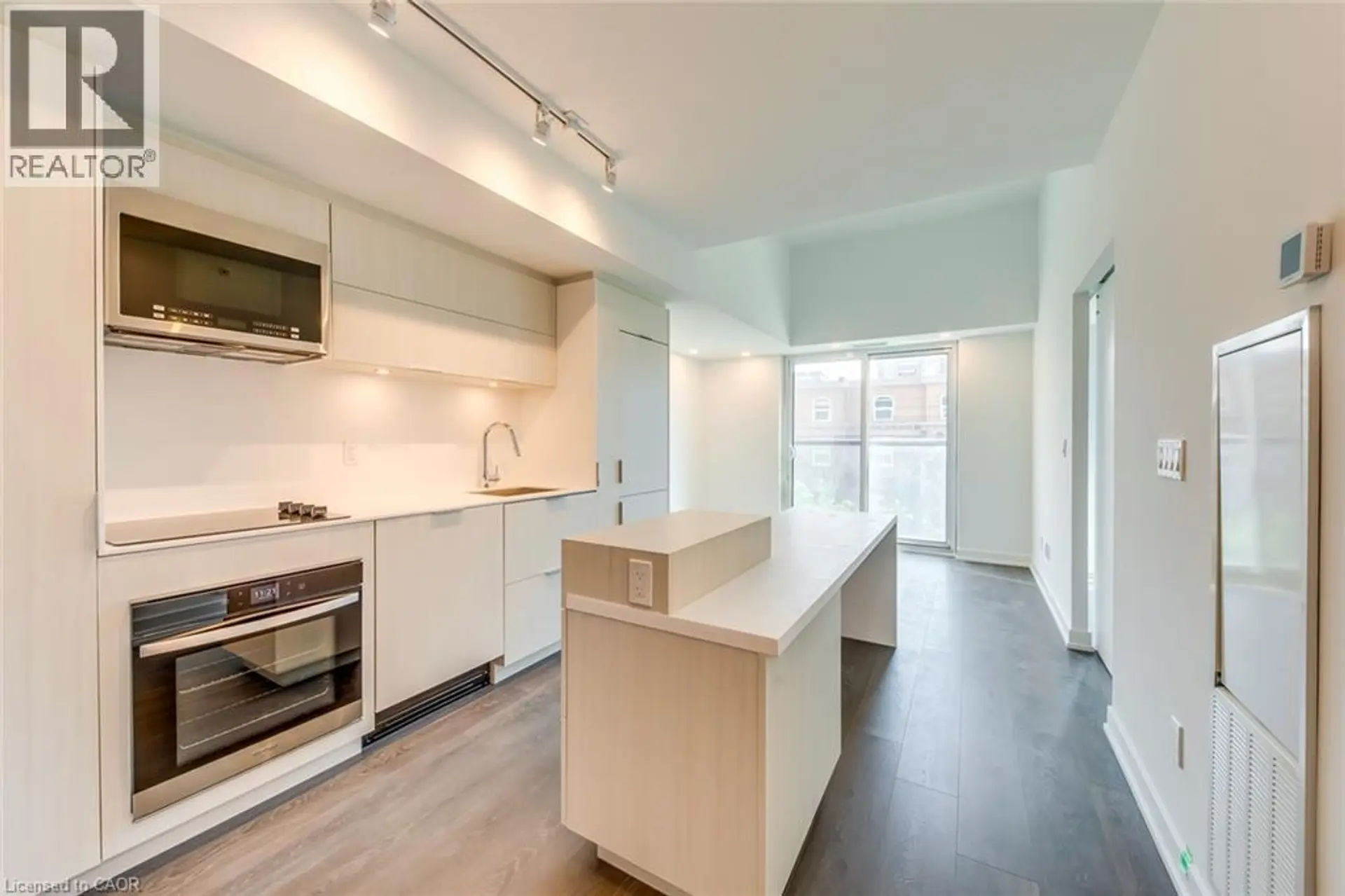 #303 370 MARTHA STREET - Image 4
