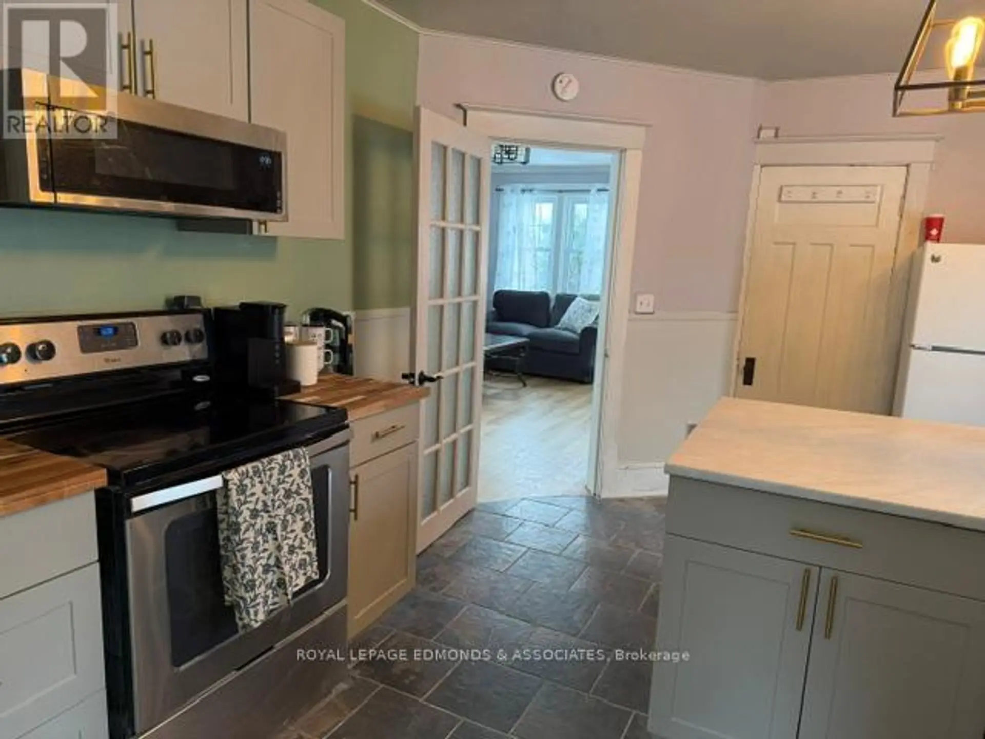 1028 PEMBROKE STREET E - Image 5