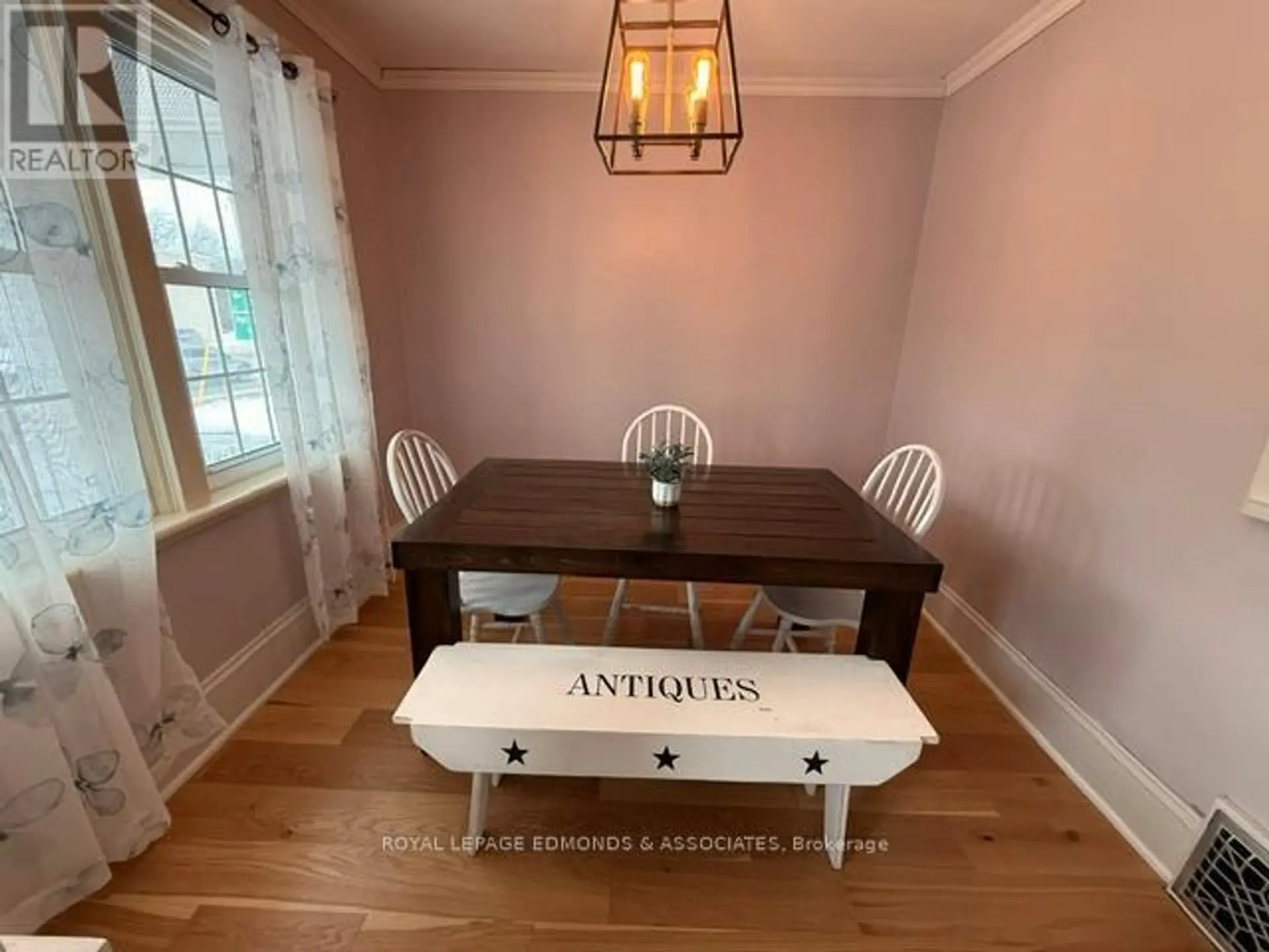 1028 PEMBROKE STREET E - Image 8
