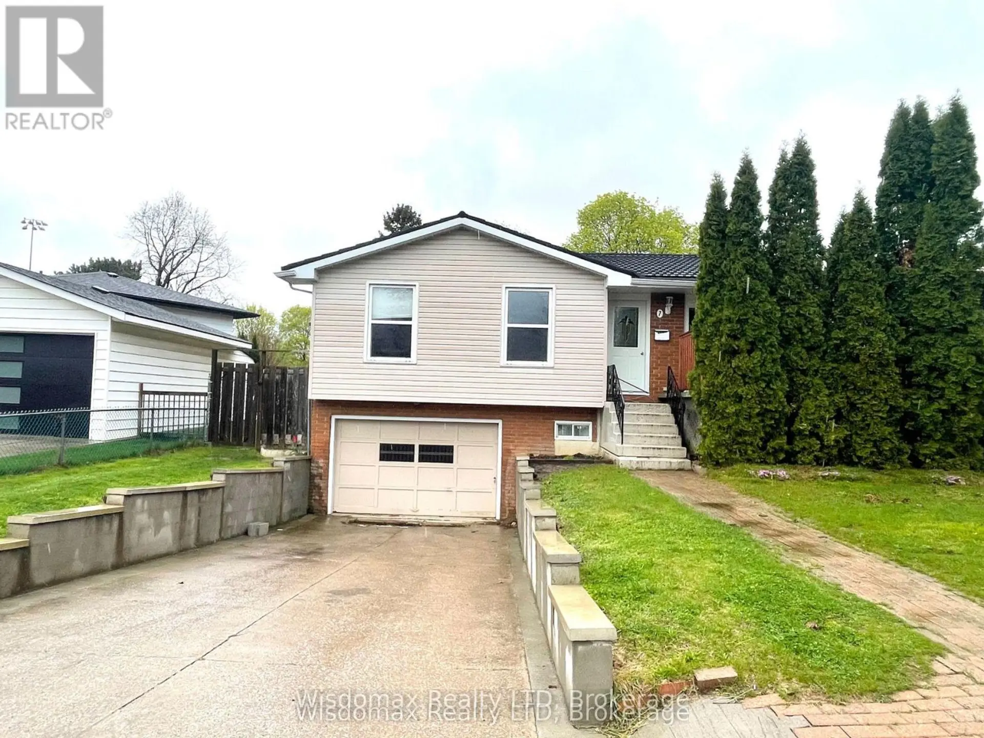 7 GREENMEADOW COURT - Image 1