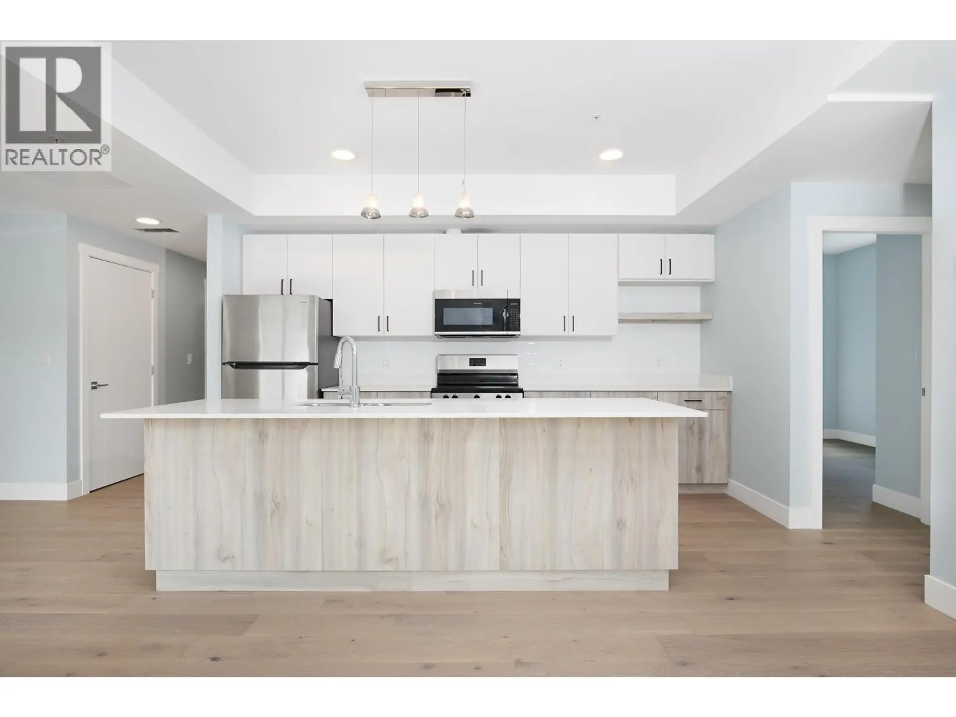 #204 215 ROYAL Avenue - Image 5