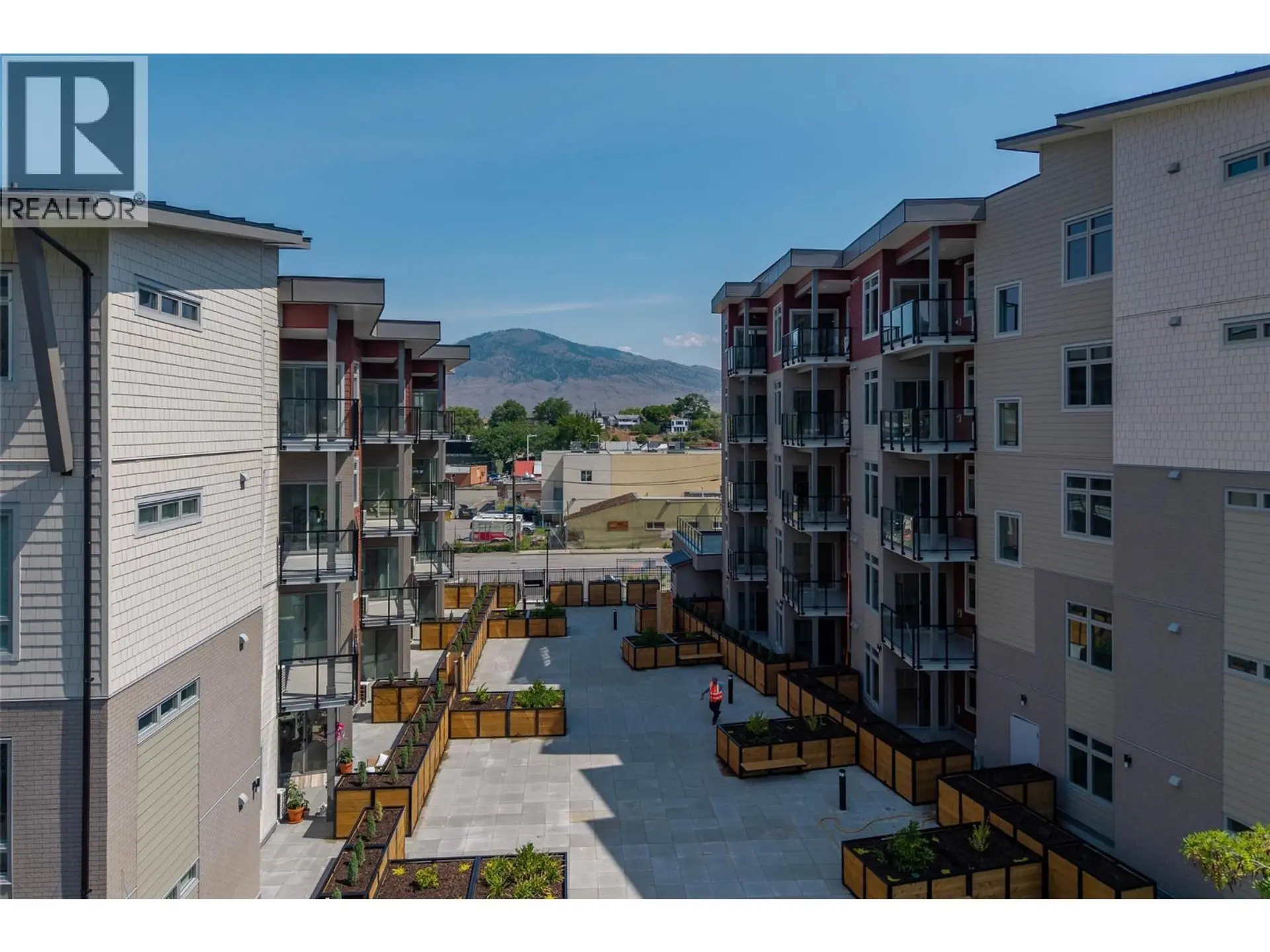 #204 215 ROYAL Avenue - Image 8