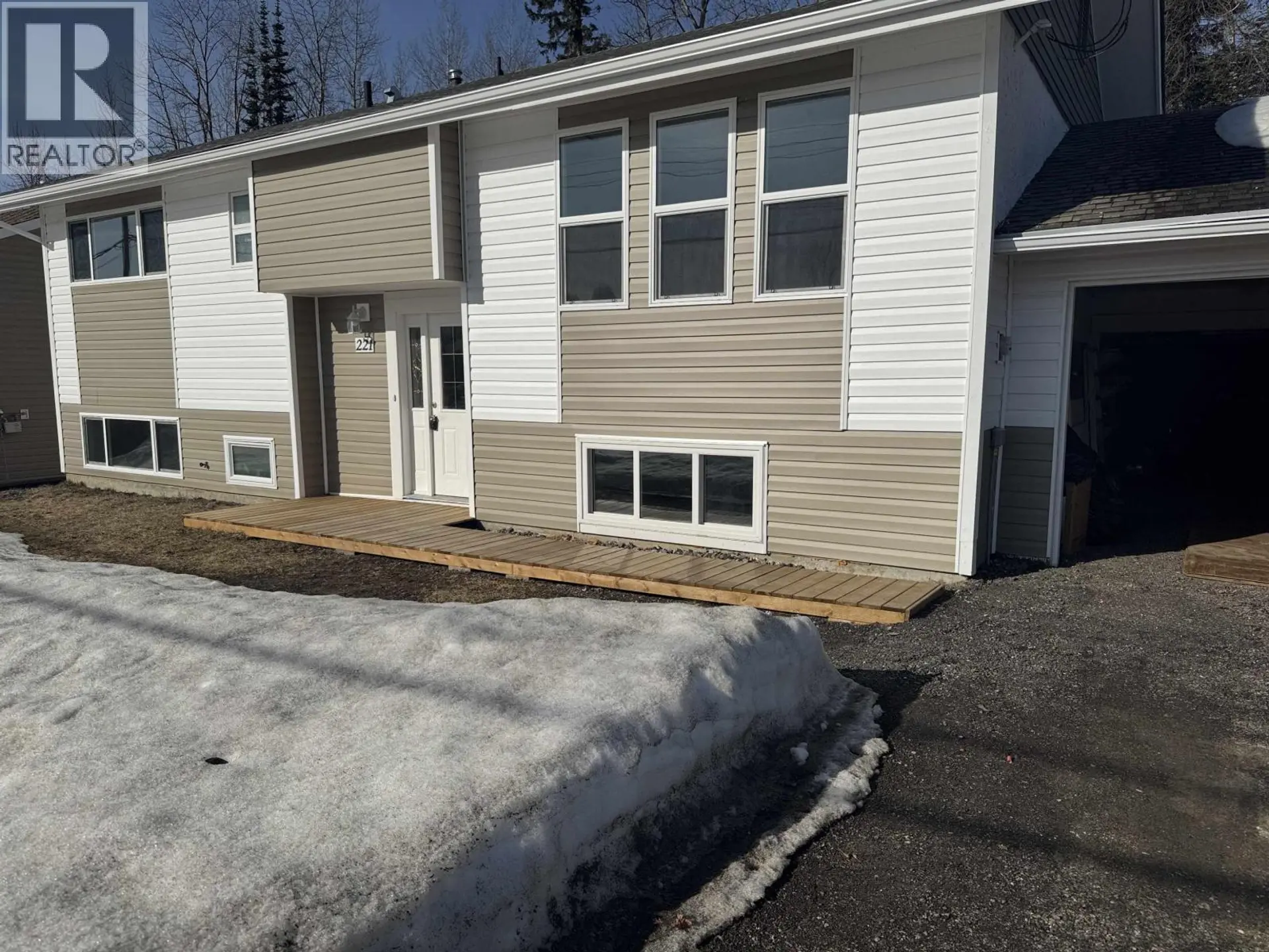 Property at 221 CRYSDALE DRIVE, Mackenzie, BC