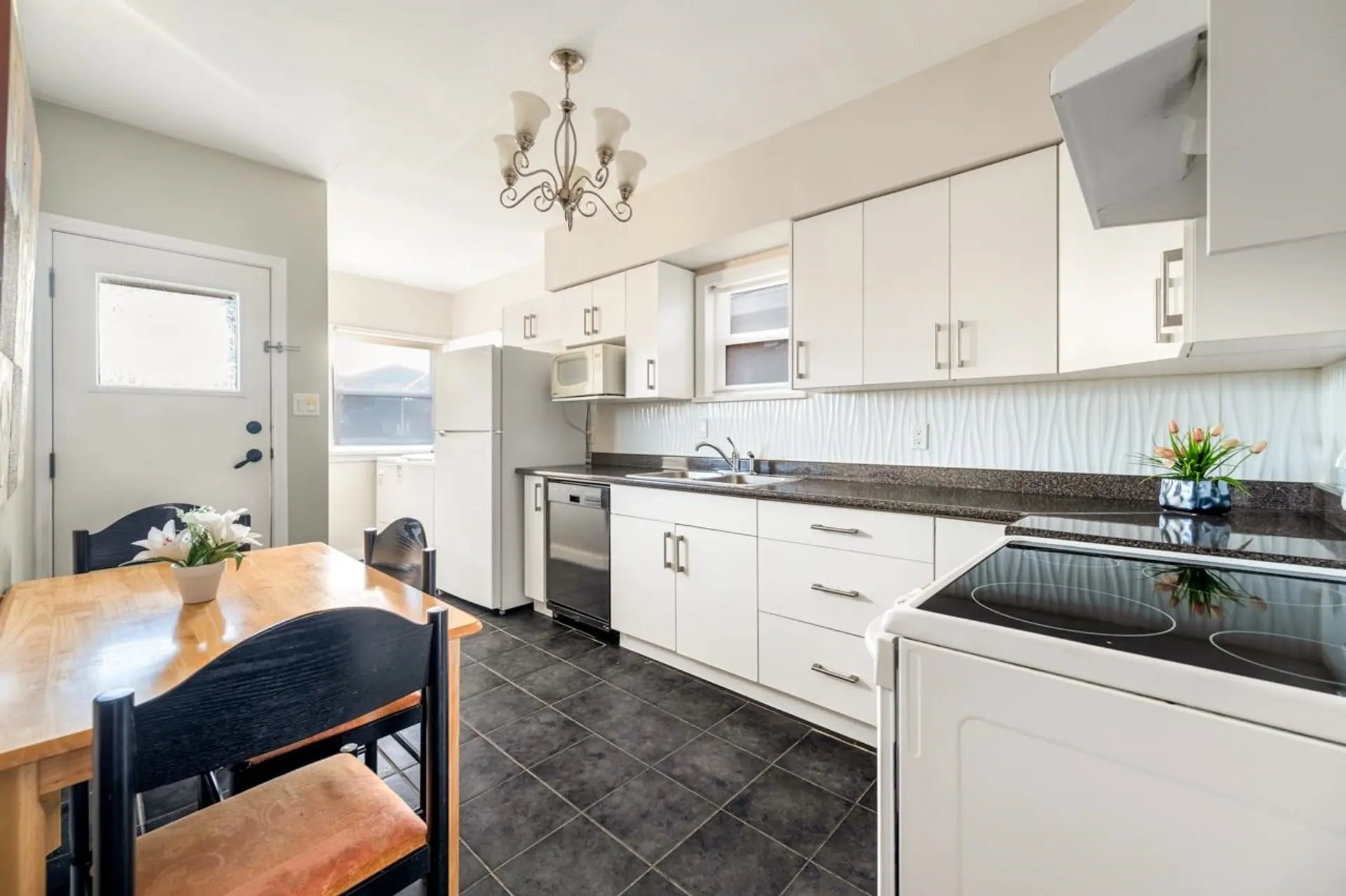 1032 E 49th Avenue - Image 3