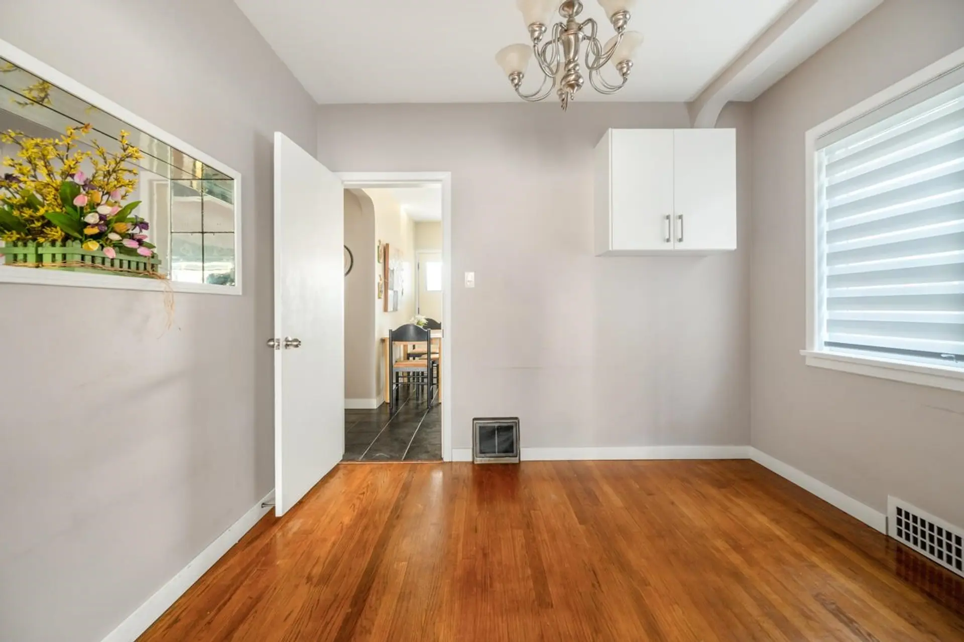 1032 E 49th Avenue - Image 4
