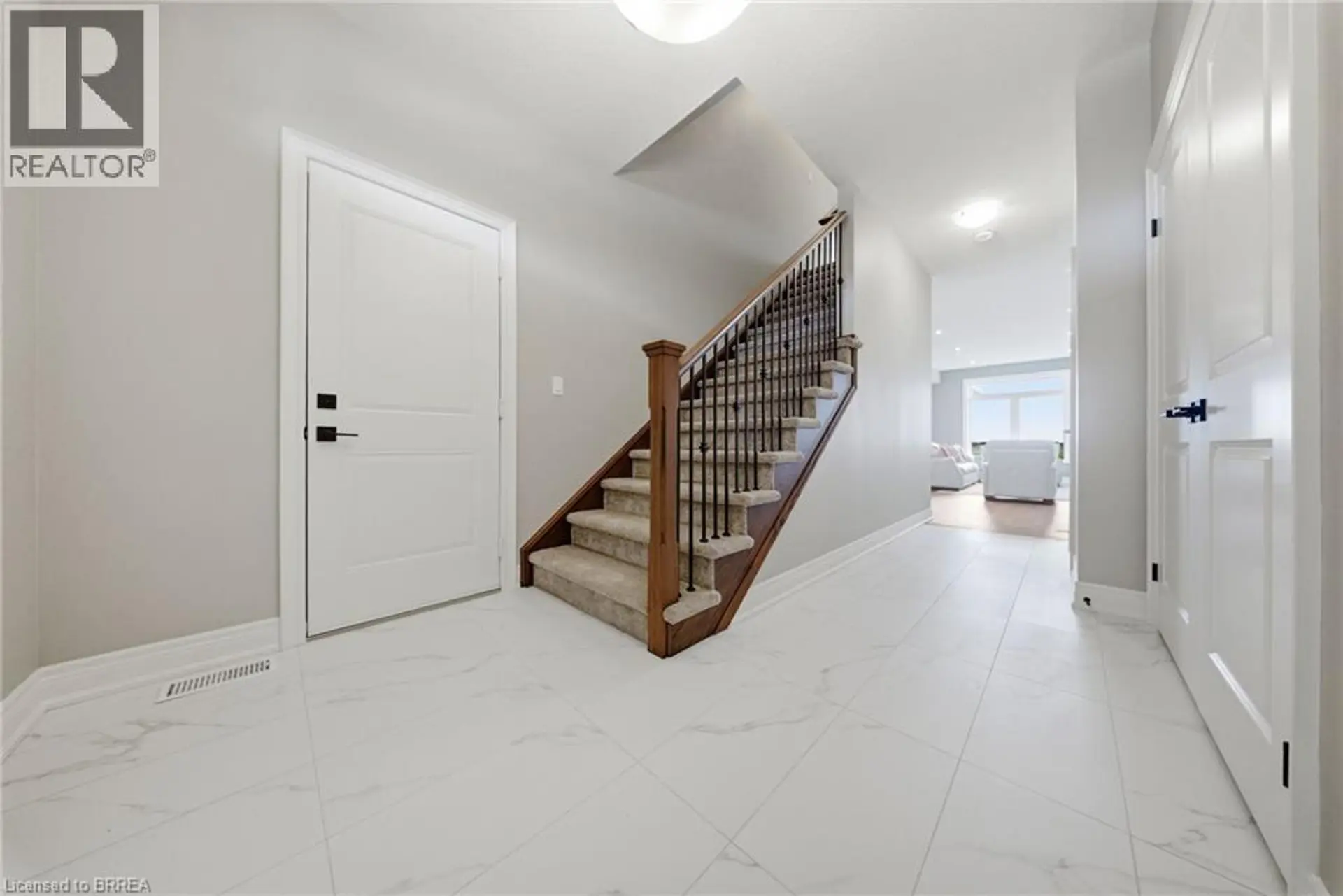 251 LAFAYETTE Street E - Image 2