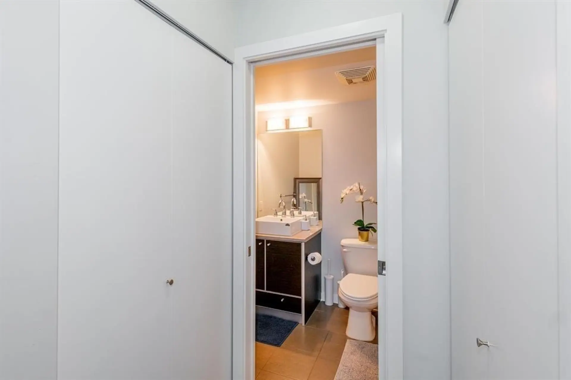 #809 9981 Whalley Boulevard - Image 15