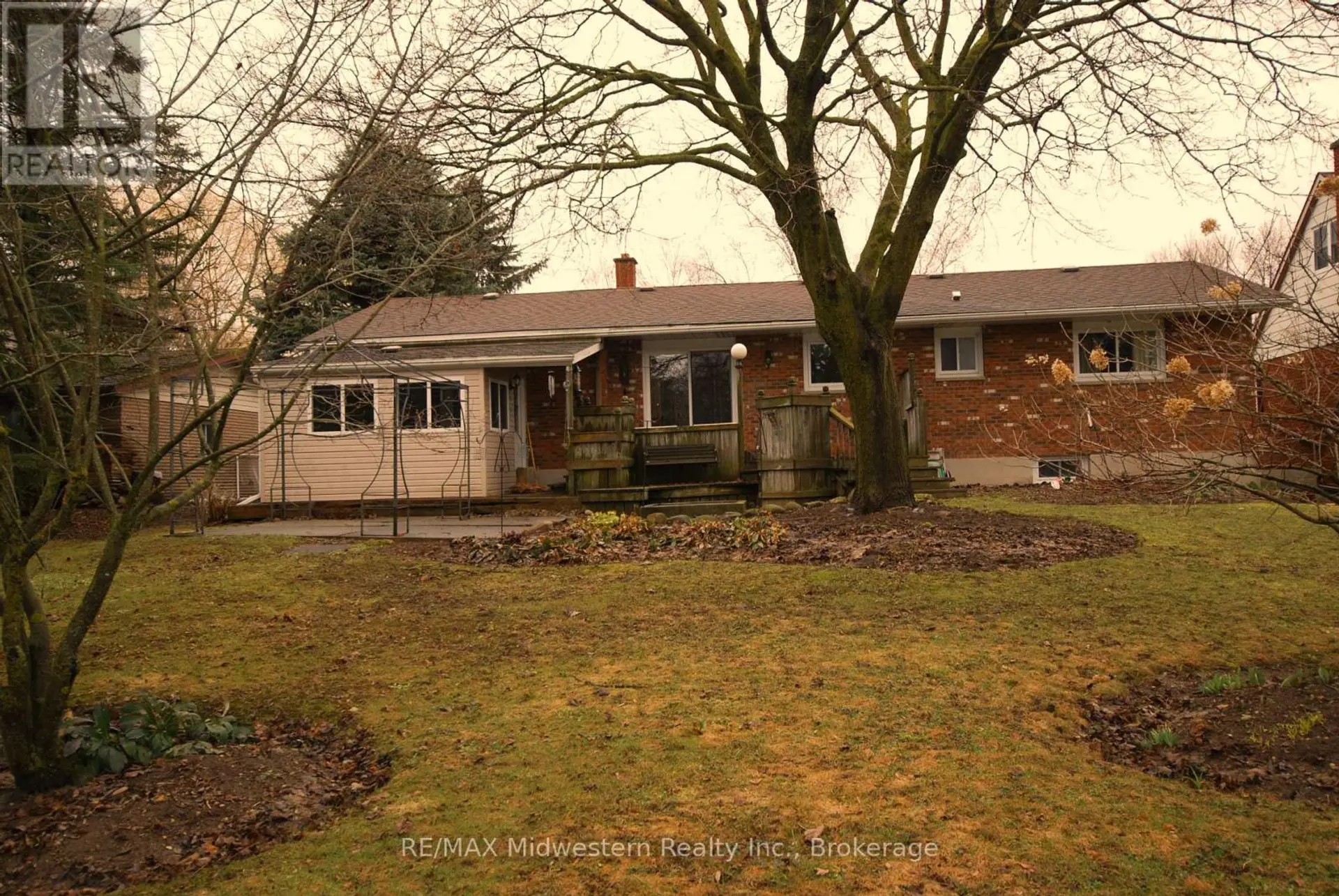 69 LOUISE STREET - Image 2