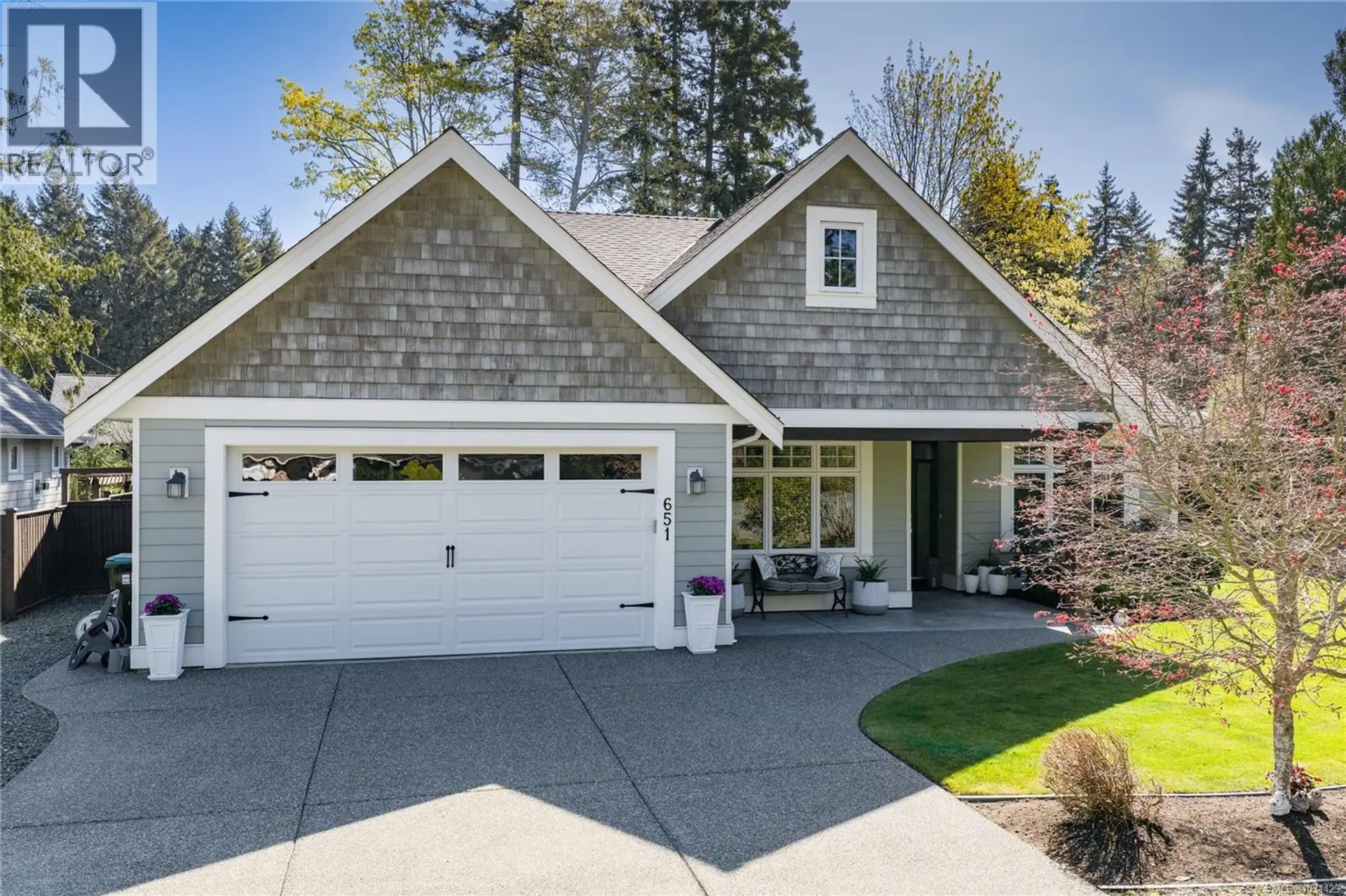 Property at 651 Eaglecrest Dr, Qualicum Beach, BC