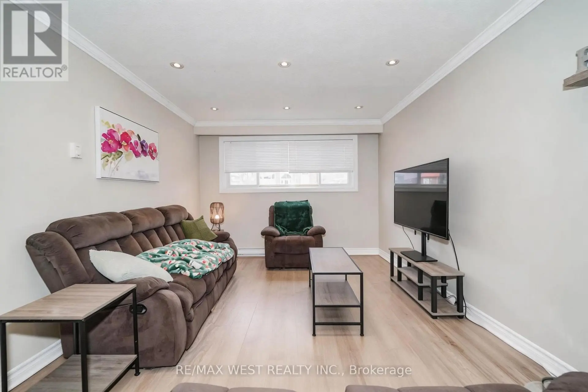 361 DWIGHT AVENUE - Image 8