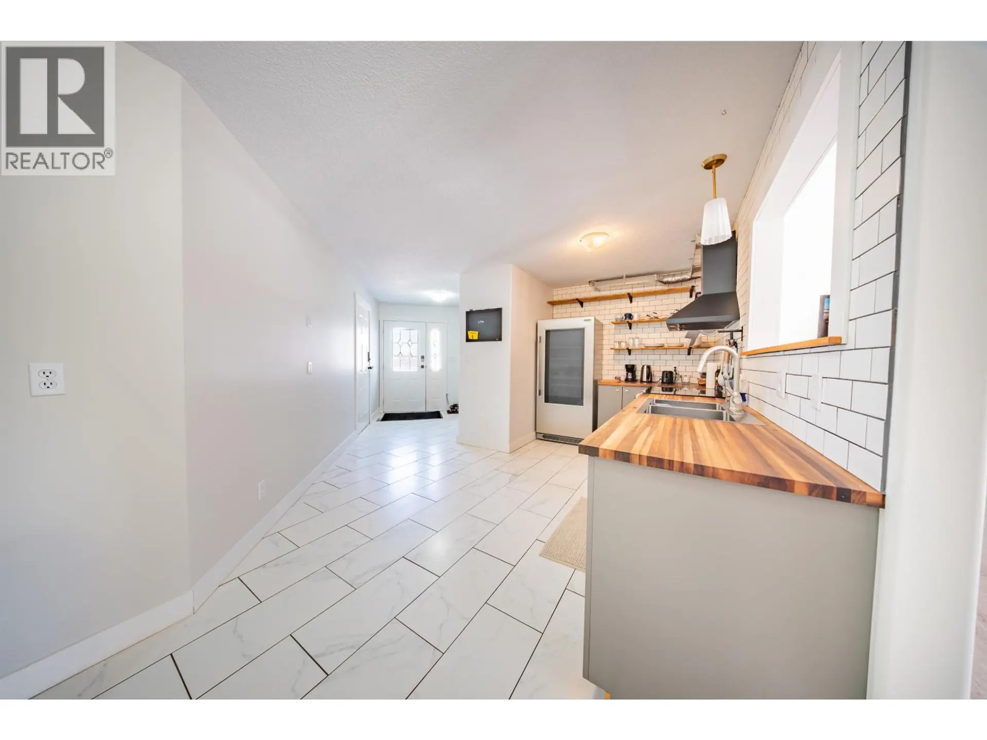 9917 115 AVENUE - Image 3