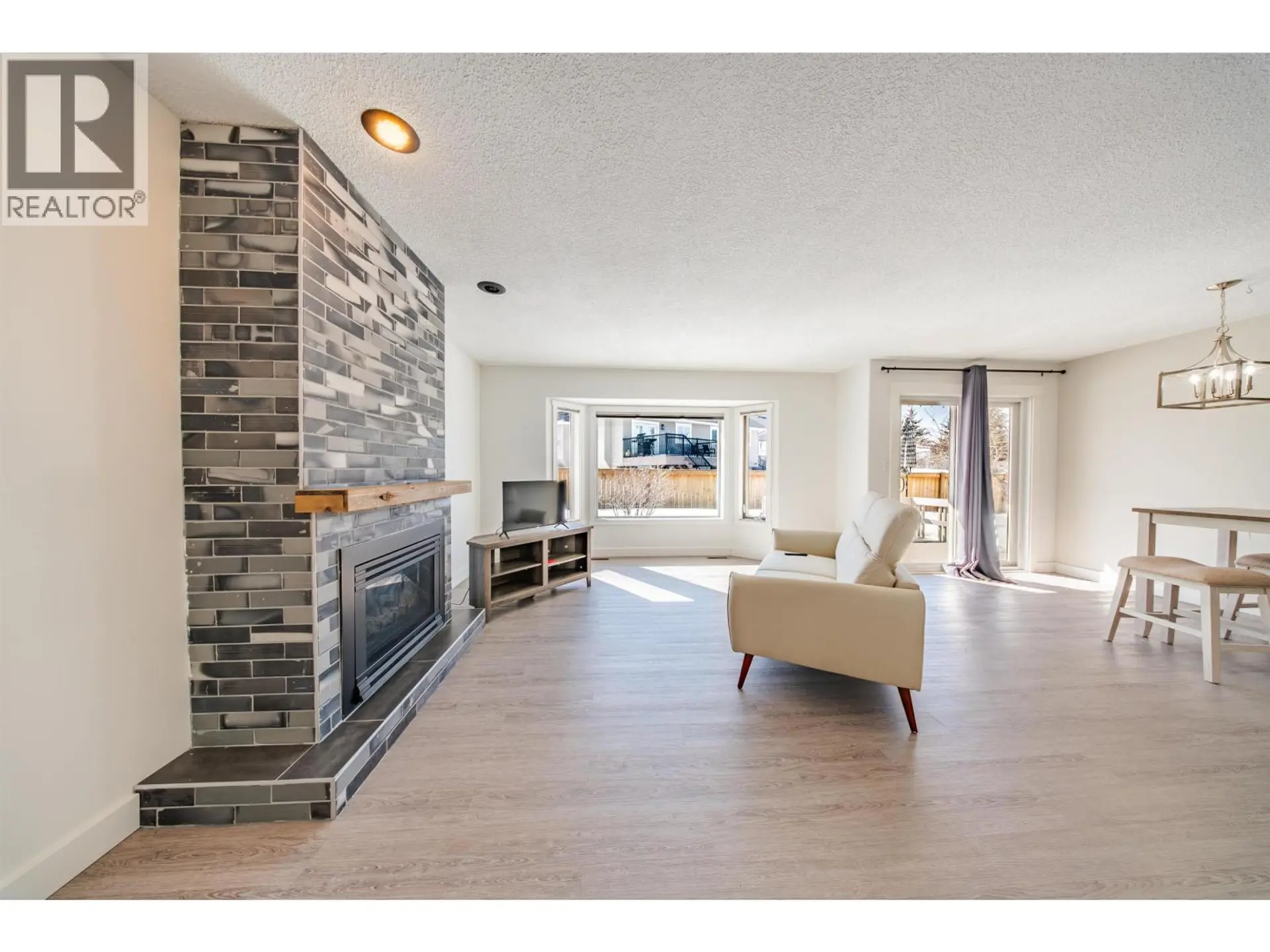 9917 115 AVENUE - Image 7